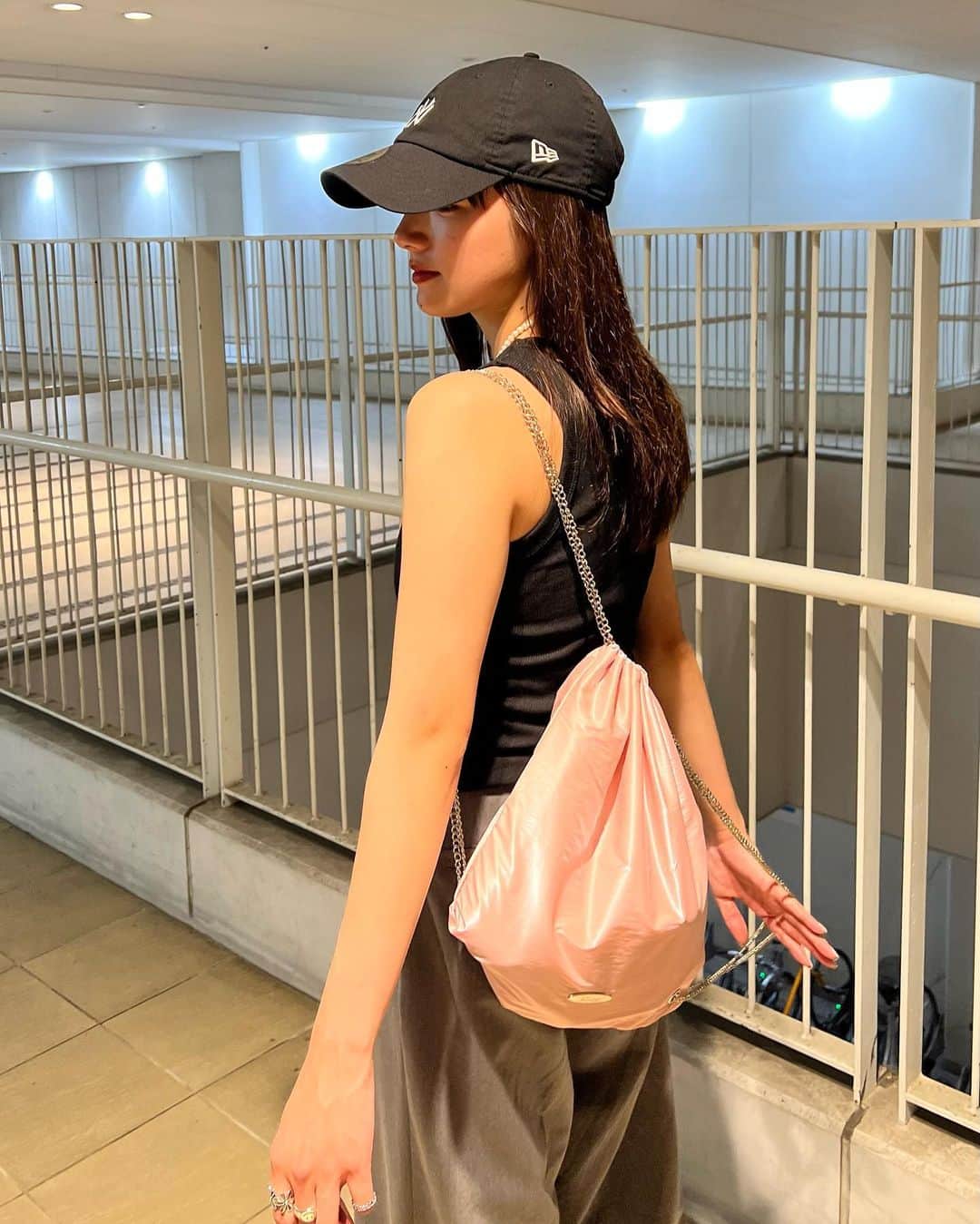 坂口風詩さんのインスタグラム写真 - (坂口風詩Instagram)「@hince_official_jp でお買い物したら ノベルティでこんなに可愛いバッグもらえた♡♡ 発売したばっかりの ピンクのパッケージのリップ ムードインハンサーウォーターリキッドグロウ W011 ブラッシュド がお気に入り💗 他には下地とアイシャドウ買ったよんっ🦩  #hince #ヒンス」7月17日 19時51分 - futa_sakaguchi