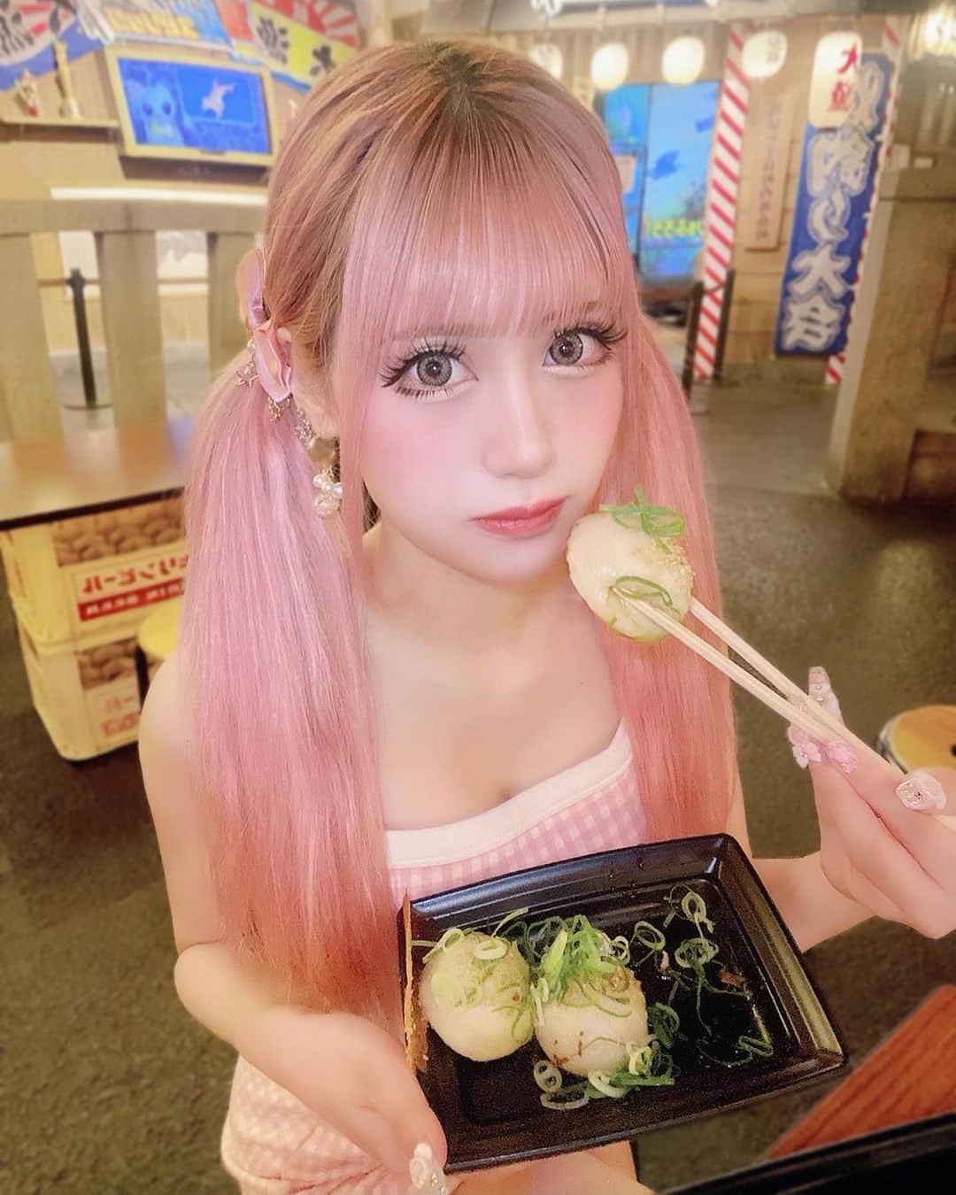 のインスタグラム：「一緒にデートする？🥺❤️  めんたる復活しました〜！！！ いっぱいSNS投稿がんばります！ 大好き届けます〜！！！」