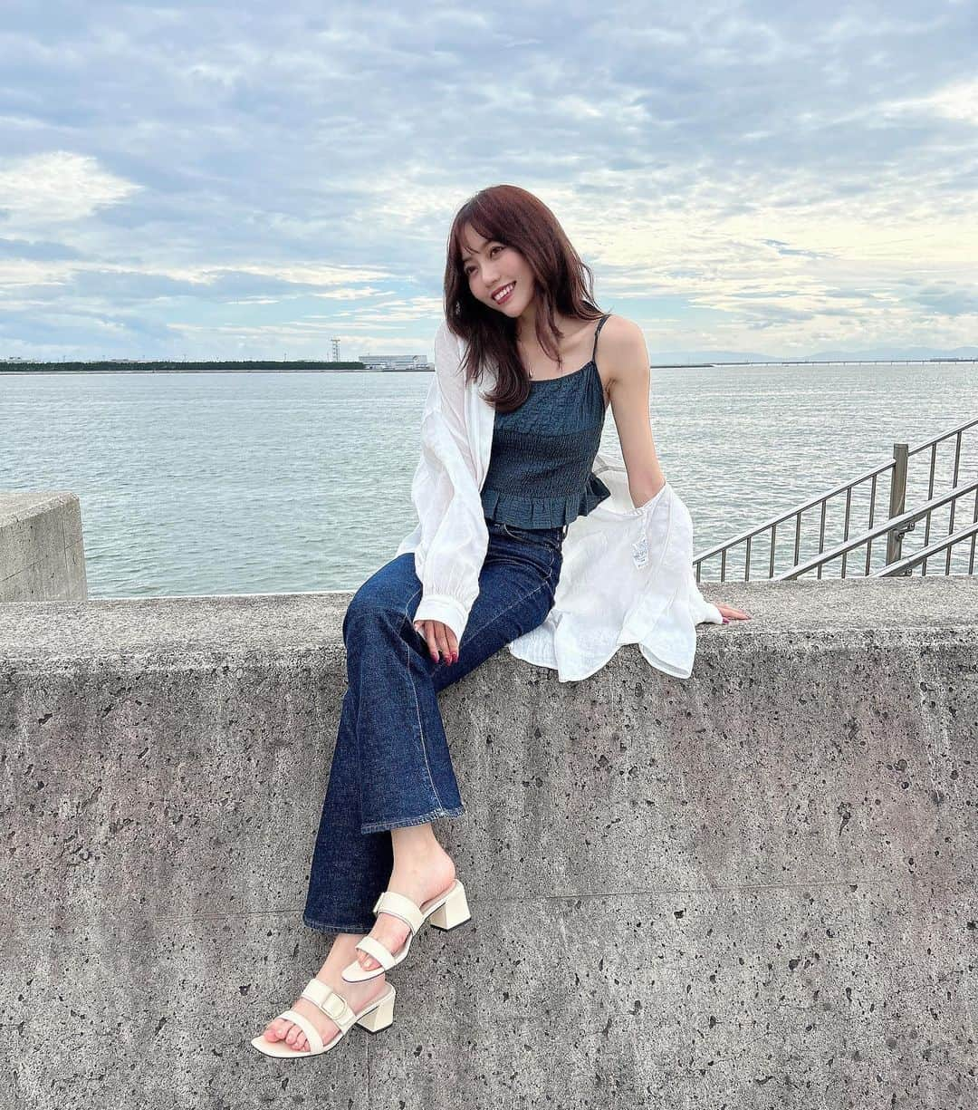 野島樺乃のインスタグラム：「#ノジマノシフク  . . . . 海の日🦈 このコーデ、 キャミトップスがお気に入り☺︎‬︎︎︎︎☑︎ . . .  #キャミソール #カジュアルコーデ   #夏コーデ   #summerfashion  #charlesandkeith   #fashion  #ootd」