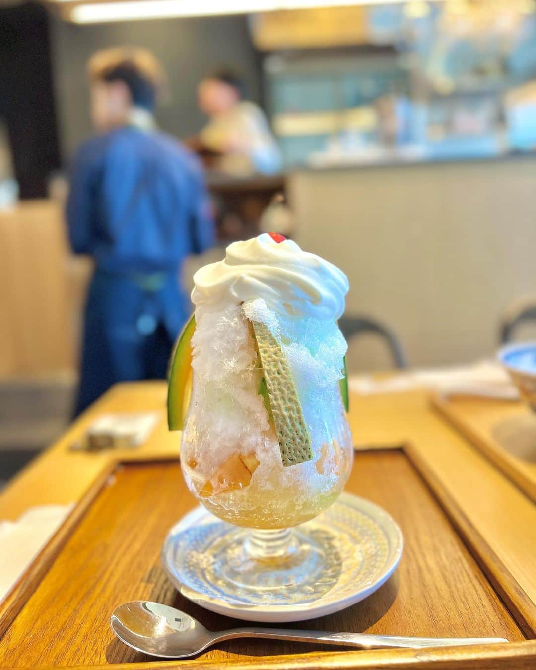 萩原菜乃花さんのインスタグラム写真 - (萩原菜乃花Instagram)「かき氷食べた日🍧 クリームソーダのかき氷🫧  メロンがごろごろ入ってたー！ 最近のかき氷はおしゃれだねえ  7月にできたばかりの「たち花」さん ちゃんぽんもおいしかった♡  #かき氷#かきごおりすと#四代目徳次郎#クリームソーダ#メロン#メロンかき氷#横浜#横浜グルメ#横浜カフェ#みなとみらい#みなとみらいグルメ#みなとみらいカフェ」7月17日 20時13分 - nanoka_hagiwara