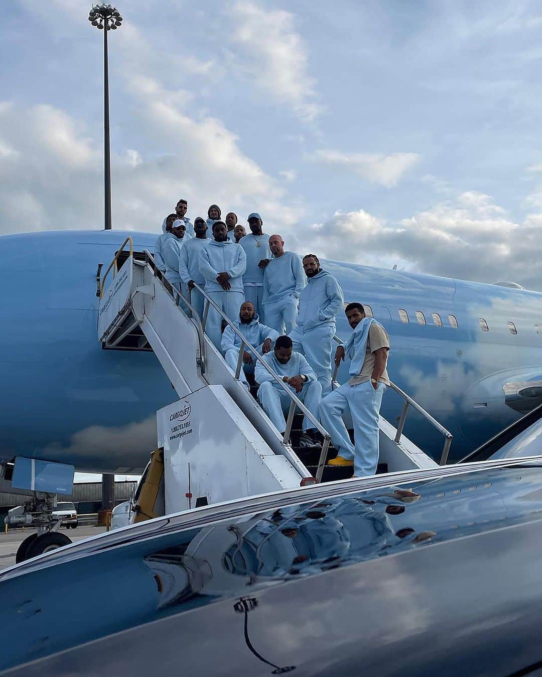 HYPEBEASTさんのインスタグラム写真 - (HYPEBEASTInstagram)「@hypebeaststyle: @champagnepapi has taken to Instagram to drop a teaser for his latest @officialnocta x @nike release. This time arriving by way of the Nocta Tech Fleece, the images show off a full baby blue set. Swipe to get a closer look and expect the range to drop on July 27.⁠ Photo: Drake」7月17日 11時26分 - hypebeast