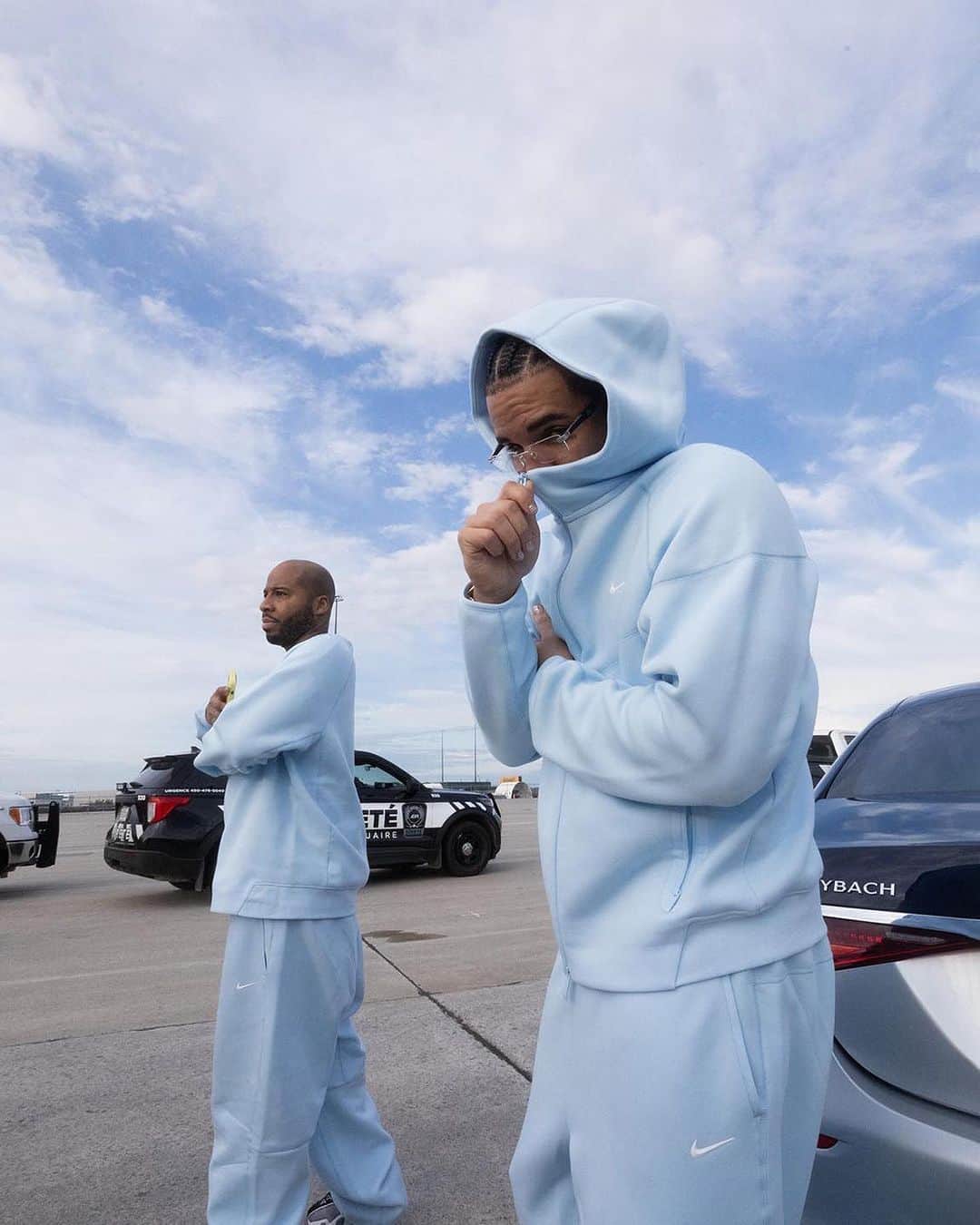 HYPEBEASTさんのインスタグラム写真 - (HYPEBEASTInstagram)「@hypebeaststyle: @champagnepapi has taken to Instagram to drop a teaser for his latest @officialnocta x @nike release. This time arriving by way of the Nocta Tech Fleece, the images show off a full baby blue set. Swipe to get a closer look and expect the range to drop on July 27.⁠ Photo: Drake」7月17日 11時26分 - hypebeast