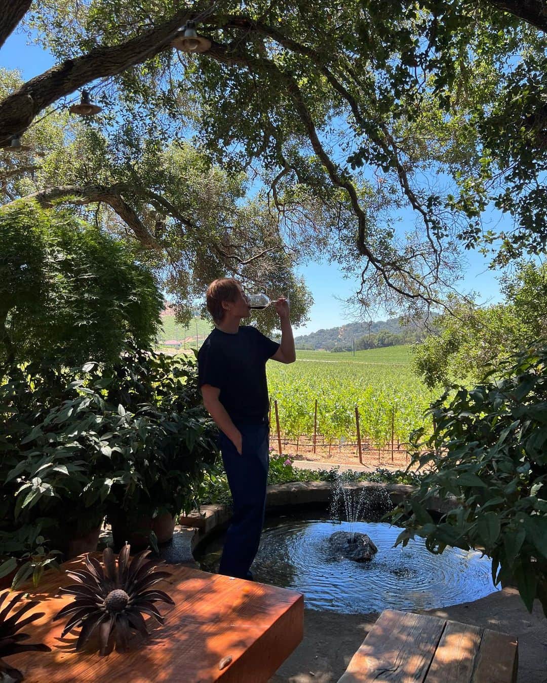 SHOKICHIのインスタグラム：「NAPAの旅🇺🇸🍷 中川ワインさんのIntroductionでRUDDに行って来ました✨✨ 土地が持つ記憶、ストーリーを大切にしていてワインが作り出す世界観に胸がいっぱいになり泣きそうでした🥲感動をありがとうございました✨✨ Had a  beautiful time… Great wine makes great minds  @ruddestate @nakagawa_wine」