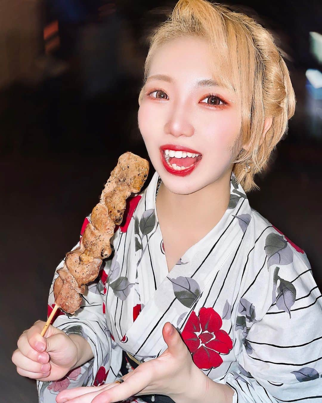 松井珠紗のインスタグラム：「新しい浴衣🪄◜ ヘアメイクも頑張ったよ！  いいねください♡」