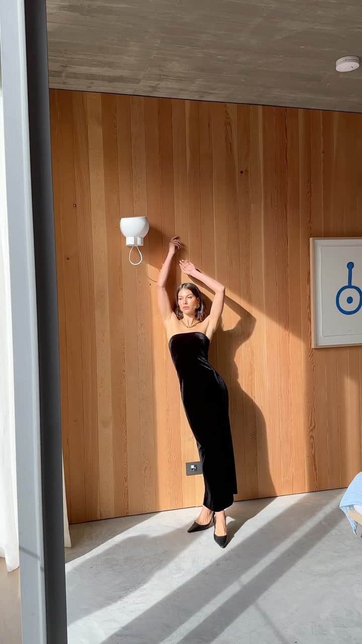KOOKAI のインスタグラム：「Introducing New Mood. Shop the Fleur Strapless Dress in boutiques and online now #kookai」