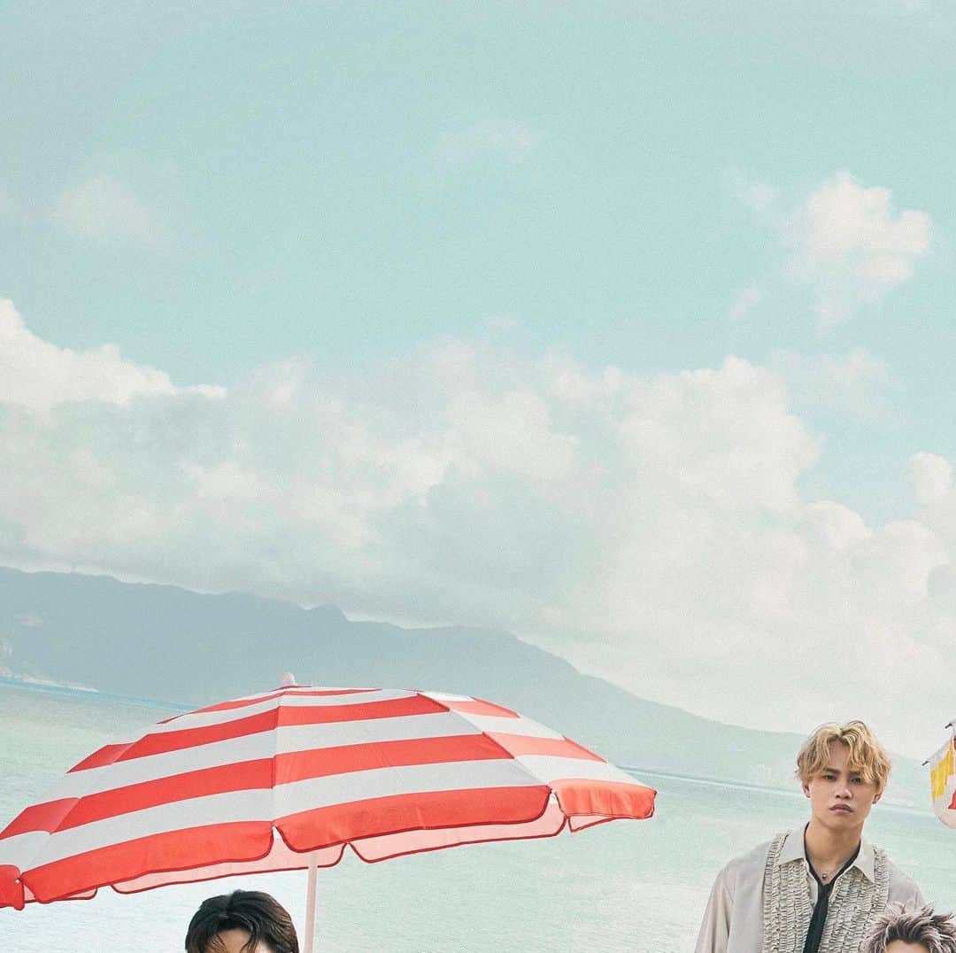 BUDDiiSのインスタグラム：「2023.07.28 Release  10th Digital Single 『Glow Gold』  𝓒𝓸𝓶𝓲𝓷𝓰 𝓢𝓸𝓸𝓷... 🏖☀️  #GlowGold #GG #BUDDiiS #FUMINORI #KEVIN #MORRIE #SEIYA #YUMA #SHOW #TAKUYA #HARUKI #FUMIYA #SHOOT #バディ」