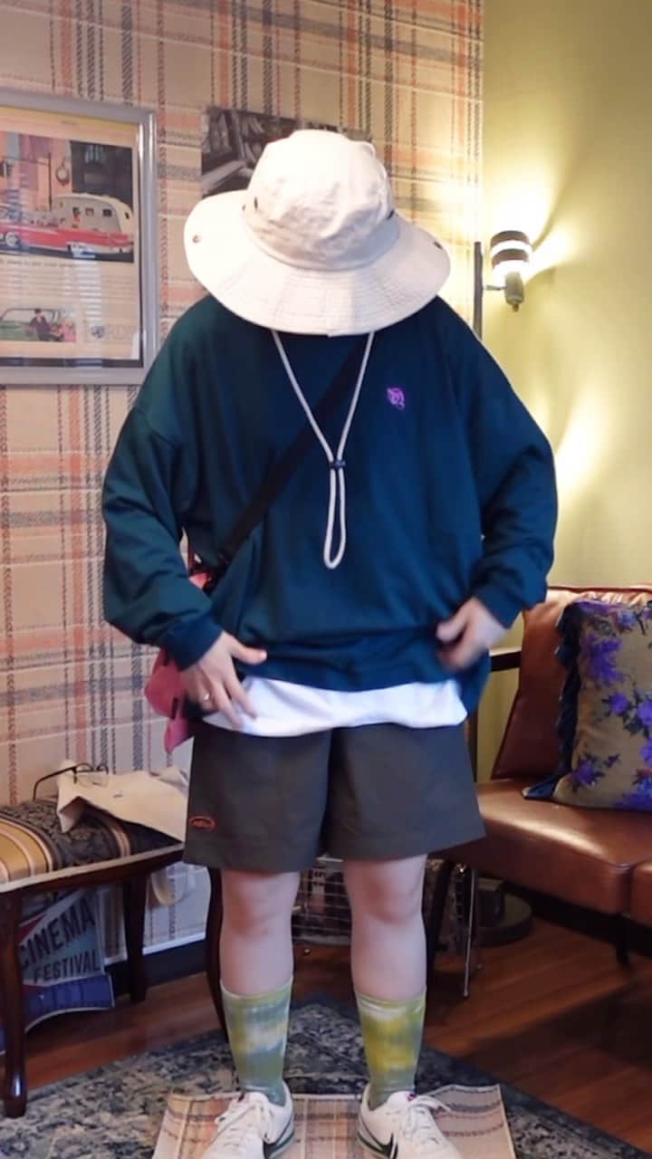 光永のインスタグラム：「Tシャツ&ロンT着回しコーデ🌟メンズライクでたまにガーリー👦🏻👧🏻 YouTube【光永公式チャンネル HINTATA TV】にて、コーデのポイントやアイテム詳細解説してます🩵 ㅤㅤㅤㅤㅤㅤㅤㅤㅤㅤㅤㅤ so.C.hu 🎪The Everyday Circus Collection 販売は、いよいよ今日まで！！！ お忘れなきように❤️‍🔥❤️‍🔥❤️‍🔥  @so_c_hu 🩵 ㅤㅤㅤㅤㅤㅤㅤㅤㅤㅤㅤㅤ #so_c_hu #メンズライクコーデ #ボーイッシュコーデ #着回しコーデ #tシャツコーデ #ロンtコーデ #骨格ナチュラルコーデ #家コーデ #一人暮らしインテリア #光永」