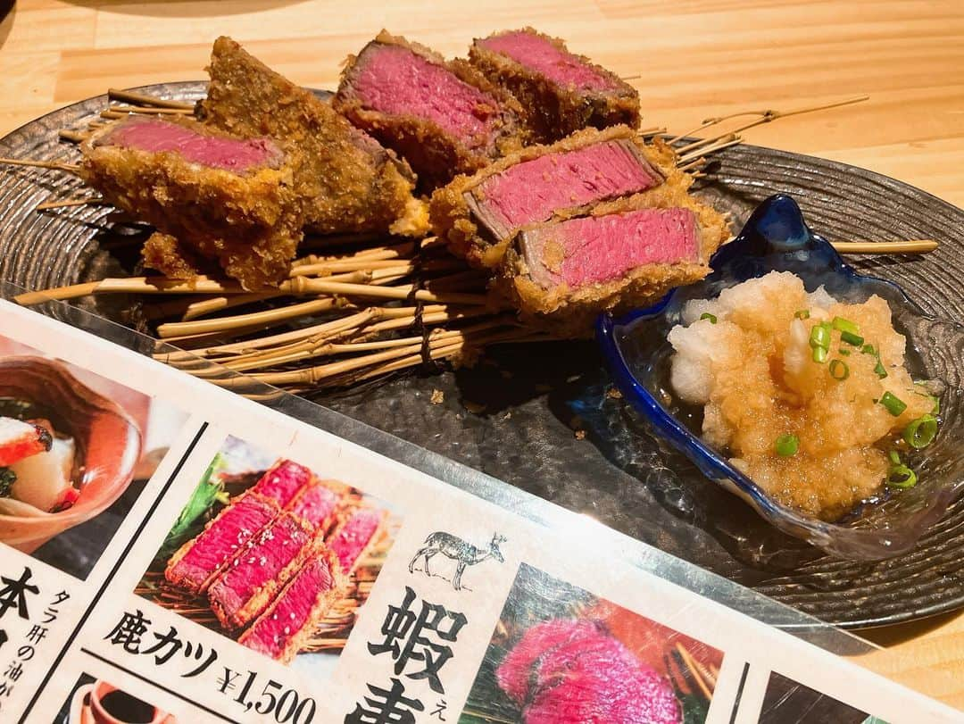 岡倫之さんのインスタグラム写真 - (岡倫之Instagram)「The Japanese Mafia gets their pinky fingers cut off as punishment. I ate venison and bear meat and it was delicious. Of course... people's fingers too.  裏切り者の指を………チタタプチタタプ。[アイヌ語でたくさん叩いたもの」  #ゴールデンカムイ #北海道グルメ  #アイヌ料理 #ヒンナ  #チタタプ #オハウ #ニシンそば #にしんそば  #月寒あんぱん #カツゲン #リボンナポリン #ヒグマ #熊肉  #蝦夷鹿 #鹿肉 #ジビエ好き #珍味好き #けじめと覚悟の時間  #ケジメ」7月17日 12時41分 - great_o_khan