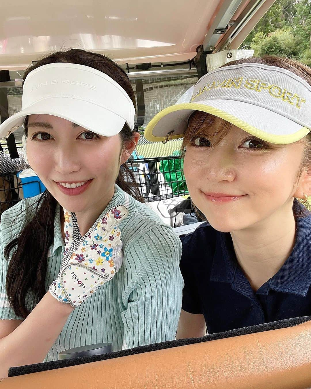 柑谷あゆみさんのインスタグラム写真 - (柑谷あゆみInstagram)「初めての戸塚カントリークラブ⛳️ 私服で行ったら前日にわざわざ買いに行ったスカート忘れてしまい朝からあたふた💦🥹  バンカーとグリーンが難しかったけど、キャディさんのアドバイスが的確すぎてたくさん救われました🥹 前日アプローチのレッスンしてもらったのもよかった✨ 他がダメでスコアはよくなかったけど😥 もっと練習がんばろう🫶  #過去pic  #戸塚カントリー倶楽部  #エンジョイゴルフ #ランバンスポール  #ゴルフウェア  #ゴルフ女子 #golf  #golfing  #golflife  #golfgirl  #instagolf  #golfer #골프 #골프웨어 #กอล์ฟ  #ゴルフコーディネート #ゴルフファッション #ゴルフ好きな人と繋がりたい」7月17日 12時44分 - kantani_ayumi