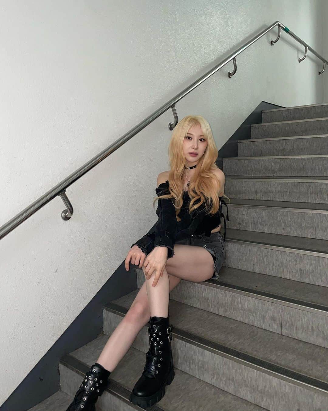 イ・チェヨンのインスタグラム：「23.07.16 RBW 2023 SUMMER FES : Over the Rainbow🌈- SEOUL」