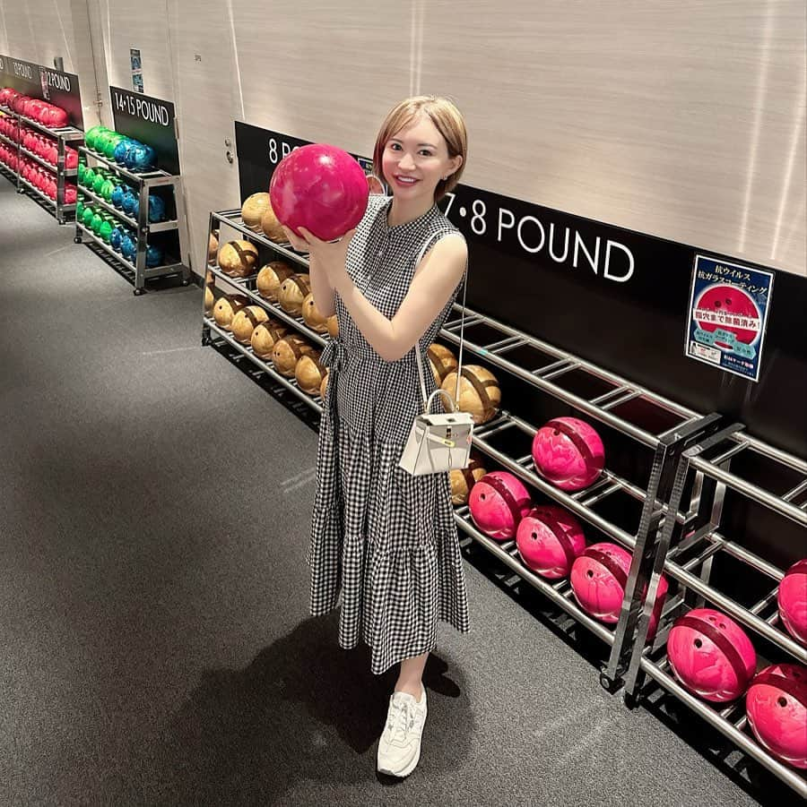 里美ゆりあのインスタグラム：「ボウリング🎳やりたい☺️  #ボウリング」