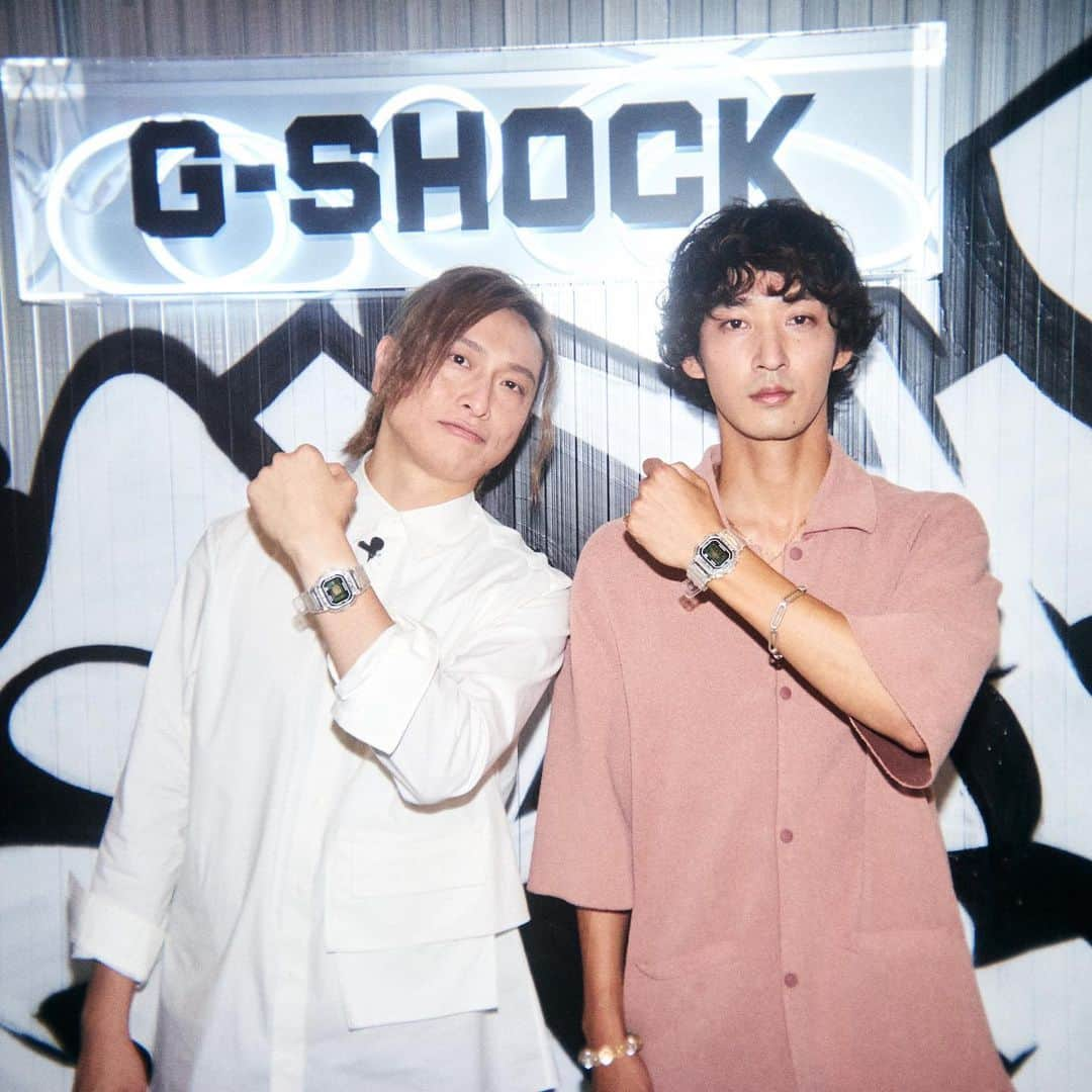 JP（ものまねタレント）さんのインスタグラム写真 - (JP（ものまねタレント）Instagram)「G-SHOCK40周年のイベントに事務所の先輩✨上杉柊平兄やんとゲストで呼んで頂きました❗️僕G-SHOCKと同い年なんです^_^  日テレDayDayでも取り扱って頂き感謝です❗️⌚️  仕事のご依頼はインスタのDMでお問合せください。  Twitterアカウント→　#jpmaesaka Twitterアカウントポケモン→#jp_pkmn YouTubeチャンネル→#モノマネモンスターJP TikTok→#monomamejp  #GSHOCK #gshock #ジーショック #上杉柊平  #GSHOCK40周年 #ものまね代行世代 #ワイドナショー #JPさん #Y3 #松本人志 #浜田雅功 #ダウンタウン #ものまね芸人 #松本人志ものまね #研音 #川島明ものまね # DayDay #滋賀芸人 #農業高校出身 #すべらない話 #IPPONグランプリ #ダウンタウンDX」7月17日 13時36分 - metamonjp