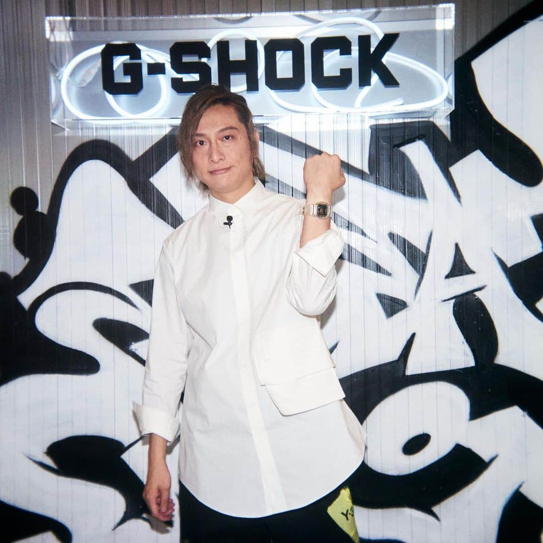 JP（ものまねタレント）さんのインスタグラム写真 - (JP（ものまねタレント）Instagram)「G-SHOCK40周年のイベントに事務所の先輩✨上杉柊平兄やんとゲストで呼んで頂きました❗️僕G-SHOCKと同い年なんです^_^  日テレDayDayでも取り扱って頂き感謝です❗️⌚️  仕事のご依頼はインスタのDMでお問合せください。  Twitterアカウント→　#jpmaesaka Twitterアカウントポケモン→#jp_pkmn YouTubeチャンネル→#モノマネモンスターJP TikTok→#monomamejp  #GSHOCK #gshock #ジーショック #上杉柊平  #GSHOCK40周年 #ものまね代行世代 #ワイドナショー #JPさん #Y3 #松本人志 #浜田雅功 #ダウンタウン #ものまね芸人 #松本人志ものまね #研音 #川島明ものまね # DayDay #滋賀芸人 #農業高校出身 #すべらない話 #IPPONグランプリ #ダウンタウンDX」7月17日 13時36分 - metamonjp