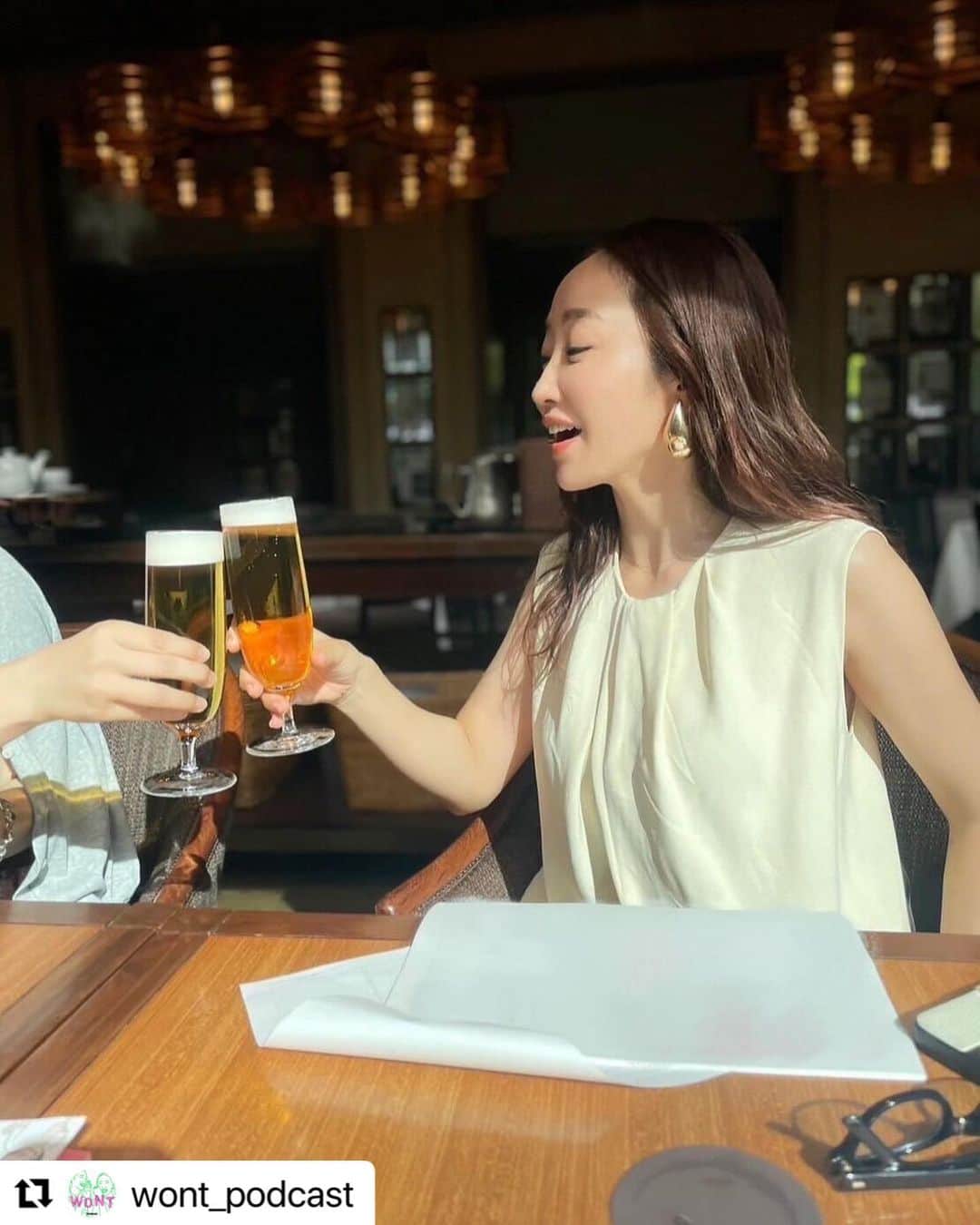 神崎恵のインスタグラム：「・ 今日も暑い！ いつも街中やお店で、声をかけていただくことが多いのですが、 最近は「WONTきいてますー‼️」と言っていただくことが増えて、嬉しいです。 昨日も、今日も言っていただいた。 嬉しいので、WONTのアカウントのリグラムを🔁 今日の夜は、赤白帽子の画像があがるらしいです🚩 それから、今日どこかでライブができたらなぁ。 #Repost @wont_podcast with @use.repost ・・・ . 本当に、毎日、暑いですね。 日曜日の収録後。打ち合わせのはずが、乾杯🍻⁉︎ （その後、きちんと打ち合わせしましたよby大森）  - - - - - - - - - - - - - - -  美容家の神崎恵と編集者の大森葉子でお届けする 雑談ポッドキャスト『WONT(ウォント)』。 ふと「私って誰なんだ？」と思う瞬間ありますよね？ 恋愛、友情、キャリア、育児……など、テーマは縦横無尽。 思わず自分がぐらついてしまう時の戸惑い、 そして、「その時どうする？」をアラフィフ２人組が リスナーの皆さんと一緒に考えていきます！  🩷️ #神崎恵  @megumi_kanzaki 💚 #大森葉子  @yokomorix  - - - - - - - - - - - - - - -  📻毎週水曜日 ニューエピソード配信 プロフィールのURLから、各プラットフォームを✅ 『#WONT』をフォローして、最新エピソードをお聞き逃しなく！  ▼ハッシュタグ  #ウォント  ▼メッセージ投稿はコチラ https://survey.sonicbowl.cloud/form/e10836ad-bbcb-468e-9a9d-b2c35e7dac3a/  【WONT 公式アカウント】 Instagram　@wont_podcast Twitter　@wont_podcast」