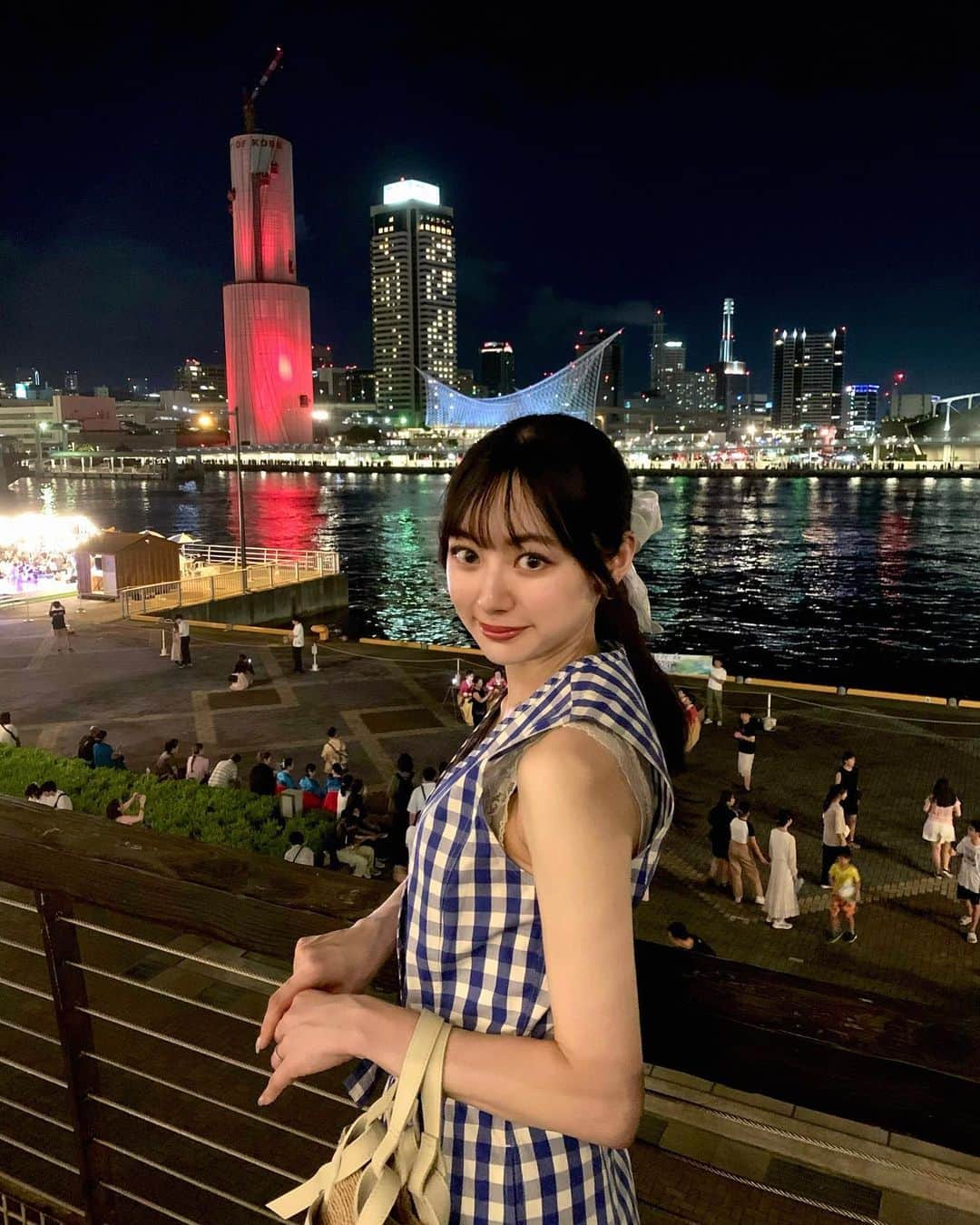 川村まりのインスタグラム：「死ぬほど来てるのに毎回写真撮りたくなる神戸の夜景🌉  3連休暑すぎ。溶ける。無理や。」