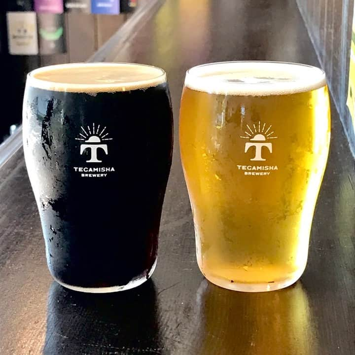 手紙社さんのインスタグラム写真 - (手紙社Instagram)「【TEGAMISHA BREWERY】本日のタップリストはこちら。1、2、9が新規開栓です。ここ1、2週間でかなりビールが入れ替わってますのでまだ飲んでないビールは早めに飲みに来ないとなくなってしまいますよ。来られる際には暑さにお気を付けくださいね。3連休最終日、本日もお待ちしております。  1、霞む稜線　ヘイジー IPA（Style:ヘイジー IPA ABV6.0%・IBU）CAMADO BREWERY（瑞浪市）　 フレッシュでトロピカルなアロマと、とろみがありつつもスッキリ綺麗な飲み口  2、Horizon Line（Style:Refresh IPA ABV6.0%・IBU45）伊勢角屋麦酒（伊勢市） 初めは口当たりの良さがあり、最後はすっきりという変化を楽しめ、香りは南国をイメージしパイナップル、白ブドウ、パッションフルーツを感じられるドリンカブルなビール  3、ながとろエール（Style:セッション ヘイジーIPA ABV4.0%・IBU） 秩父麦酒（秩父市）　  低めのアルコール度数ながら、三種のホップのしっかりとした柑橘香と柔らかな濁りが楽しめる、長瀞町のために特別醸造したセッション・ヘイジーIPA  4、ZUBENESCHAMALI ズベン・エス・カマリ（Style:DDH IPA ABV7.0%・IBU）うちゅうブルーイング（北杜市） ピーチやメロンのアロマから、口に入れるとフレッシュで甘酸っぱい柑橘フレーバーへの変化が楽しめ、後味はライムも感じるスッキリとした味わい。メロンピーチパイナポーアーンドグレフルライム！！！  5、 Lexicon Devil レキシコンデビル（Style:ヘイジーIPA ABV6.0%・IBU28）ライオットビール（世田谷区砧） ピーチ・トロピカーナ！爽やかなアロマに、オーツ麦由来のジューシーで優しい口当たり。ビールが苦手な方でもゴクゴク飲み干せちゃう、軽やかな悪魔のHazy IPA  6、 20/20 hindsight　ハインドサイト（Style:IPA ABV6.0%・IBU80）マウンテンリバーブルワリー（杉並区久我山） 淡いオレンジ色、グレープフルーツや蜜柑の皮、シトラス、ジンジャーの様なニュアンス、苦味も感じらる  7、 CIA　シリアルイッパイエール　（Style:ヘイジーIPA ABV6.0%・IBU20.68）麦雑穀工房（小川町） 小川町産穀物を使用し、トロピカルな香りと滑らかな飲み心地、バニラの風味がプラスされたフルーツスムージーのような仕上がり  8、 ANDBEER LAGER（Style:ラガー　COLD IPA ABV5.0%・IBU30）アンドビール（杉並区高円寺） ラガー酵母をエール酵母の発酵温度帯に近い18℃前後で醸造したクリアでクリーンな苦みのラガー  9、のぞき坂ケルシュ（Style:ケルシュABV4.5%・IBU19）カンパイ！ブルーイング （文京区関口） ケルシュ特有の甘い香りで軽い飲み口、後味すっきり。のどの渇きを癒すのに最適。アロマホップにサファイアを使いノーブル感をより高め、いつもよりドライですっきりドリンカブル  10、スタウト（Style:アイリッシュスタイルフォーリンスタウトABV6.0%・IBU）いわて蔵ビール（一関市） 焙煎麦芽の苦みとコクうまみが十分に楽しめ、雑誌dancyuで世界のビール17本に選出されたこともある黒ビール  11、【夏季限定】アルプスヴァイツェン（Style:へーフェヴァイツェンABV5.0%・IBU20.3）南信州ビール（駒ヶ根市） 酵母が醸す特長的なアロマと、爽かな飲み口。穏やかな酸味と、きめ細かくクリーミーな泡立ち、キレ感が特長の淡色ヴァイツェン  12、「pm5:04」ブルベリーサワーエール（Style: サワーエールABV4.0%・IBU8.5） カンパイ！ブルーイング（文京区関口） ジューシーなブルーベリーピューレをたっぷり入れ、酸味とベリーのフルーツ感を絶妙にバランスさせた酸っぱい甘さ控えめのゴクゴク系サワーエール  13、3A Farmhouse Ale（Style:クラシックセゾン ABV5.5%・IBU20）和泉ブルワリー（狛江市）　 酵母由来のややハーブや青りんごをミックスしたようなフルーティな香り。口に含むと麦のほんのりとした甘みやスパイシーな余韻が楽しめる  TEGAMISHA BREWERY 〈営業時間〉 平日（月）16:00〜21:00、平日（水・木・金）16:00〜22:00、土・日・祝日　12:00〜22:00 L.O （月曜はフード20:00、ドリンク20:30、 その他の曜日、祝日はフード21:00、ドリンク21:30）　  〈定休日〉 火（火が祝日の場合は営業し翌日が振替休業となります） 東京都調布市下石原2-6-14　ラ・メゾン1階 tel　042-444-0660　  #TEGAMISHABREWERY #手紙舎 #クラフトビール #CAMADO BREWERY #伊勢角屋麦酒 #秩父麦酒 #うちゅうブルーイング #ライオットビール #マウンテンリバーブルワリー #麦雑穀工房 #アンドビール #カンパイブルーイング ＃いわて蔵ビール #南信州ビール」7月17日 13時50分 - tegamisha