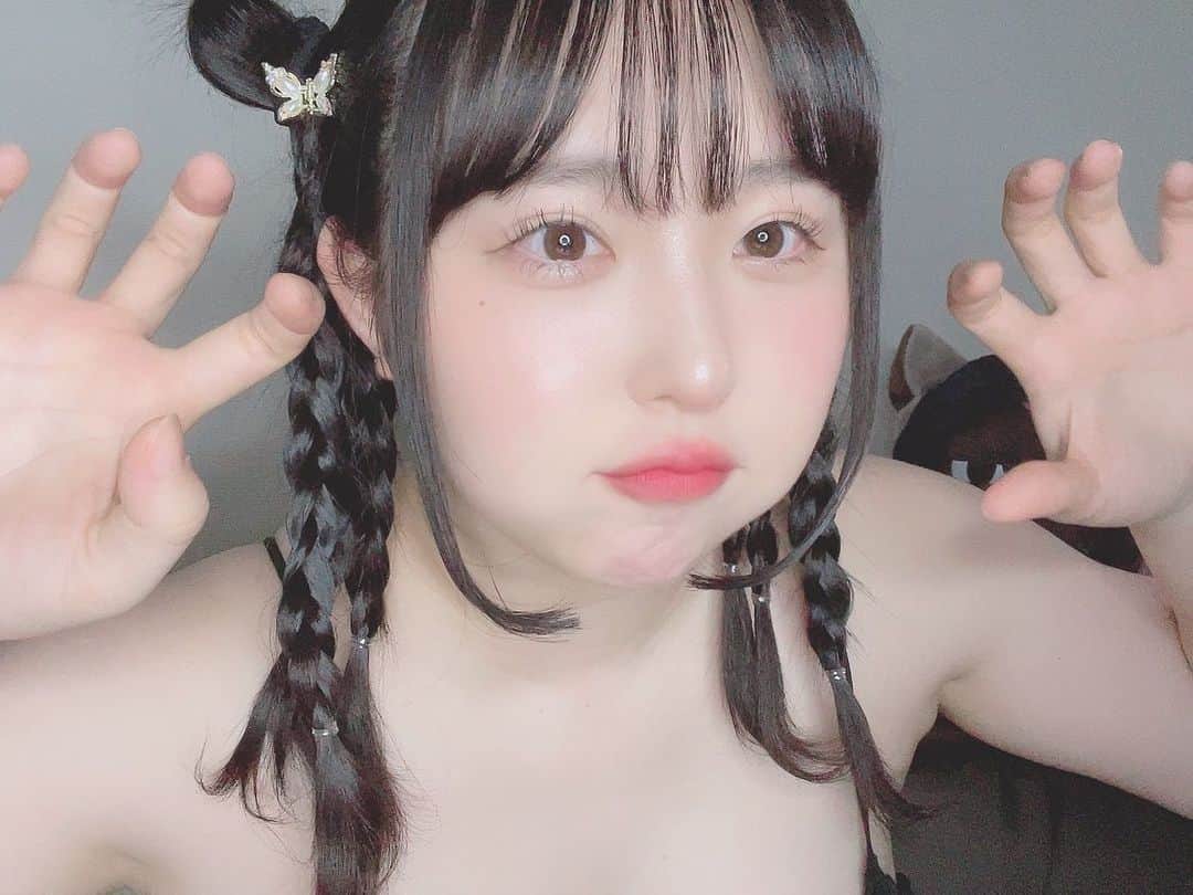 上田ミルキィのインスタグラム：「これで中華街行きたいネ🦋‪ 🍜❤️」