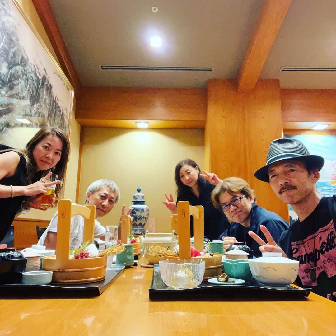 上杉洋史のインスタグラム：「今治国際ホテルでのディナーショー。コロナで3年前から延期を繰り返し、ようやく開催となりました。夜到着後メンバーでお食事。」