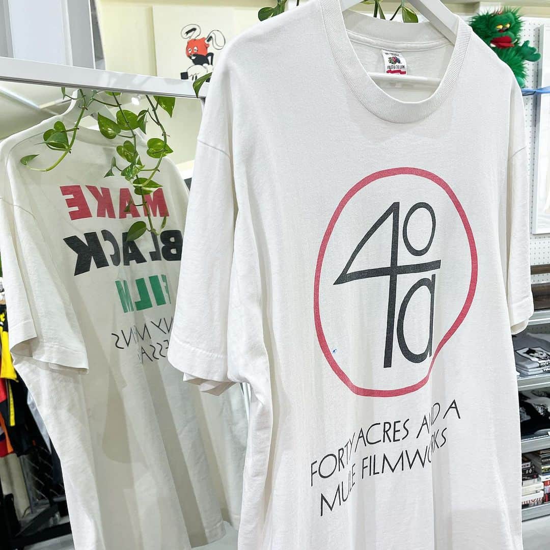 ジャムルのインスタグラム：「OPEN UNTIL 7:00PM . 90's 40acres . #お問い合わせはお電話で承ります #jammru#vintagetshirt #vintagetee#40acres #40acresandamule  #osaka  #fashion  #streetstyle  #streetfashion  #vtg  #vintage  #used  #usedclothing  #古着 #古着屋 #ファッション #70s #80s #90s」