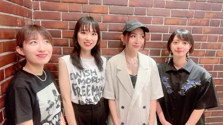 宮本美季のインスタグラム：「さあて、近々のミッケナナのライブは7／29赤坂MZES❤️  ミッケナナライブ限定‼️スペシャルカクテル&夏の3種盛合わせプレートをご用意してお待ちしております。  爽やかな飲み口のミッケナナスペシャルカクテル『nana』。  白身魚や海老、鮪などのシーフードを使った夏の3種盛りプレート『Ocean's Gift』※当日の仕入れ状況により変更もあります。  宮本美季 New Girl's Jazz Band 『ミッケナナ～The Beginning～』   2023.07.29 （土）1st Stage 14:00 /15:00  2nd Stage 18:00/19:00 ¥6,000/当日¥6,500＋1drink＋1food 配信もやります！¥3,000 （〜8/12) 遠方の方、また当日は来られないけど…という方は是非とも配信でチェックしてくださいませ❤️  #赤坂MZES #ミッケナナ #女子ジャス #夏のライブ」