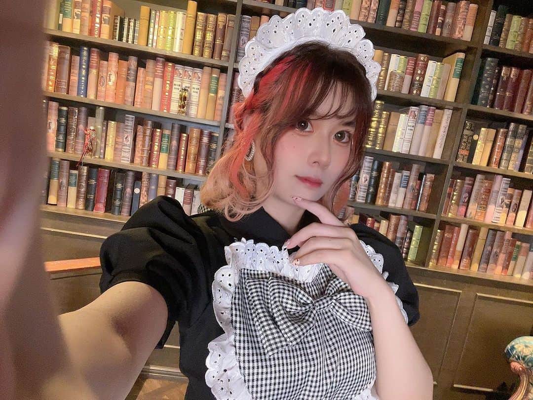 七瀬さくらのインスタグラム：「#RTは可愛いの再放送 ──────────────── #メイドさん #メイド服 #インスタグラビア #派手髪女子  #コスプレイヤー  #グラドル自画撮り部 #cosplayersofinstagram #cosplayer #코스프레 #角色扮演  #自拍 #模特 #그라비아 #수영복 #모델 #凹版印刷  #라이키 ────────────────」