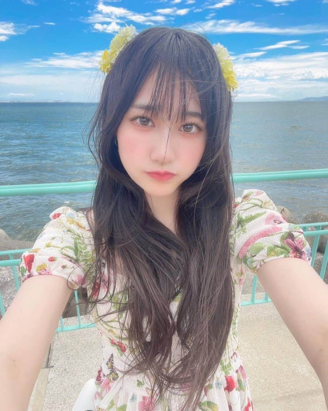 雨宮鈴奈さんのインスタグラム写真 - (雨宮鈴奈Instagram)「2023.7.15  撮影会  みんな撮影会きてくれてありがとう‼️ 鈴は特に野外撮影会が好きなので めちゃ楽しかったです🫶 風がすごく強くてデコを隠すので大変でした笑 3部は風は落ち着いたけど 暑かったです🥵  みんなと話せる時間も お写真撮ってもらっている時間も 最高に楽しかったです🍓  お写真も上げてくれて 嬉しいです✨ありがとう❤️  また来月も楽しみ(ง  ᵕωᵕ)ว♪  ココ最近でとんぼりや撮影会で 頭皮が赤くなってました笑笑   #りんくう  #大阪 #撮影会  #被写体  #シンセカ #雨宮鈴奈 #jk #06」7月17日 14時28分 - amemiya_suzuna