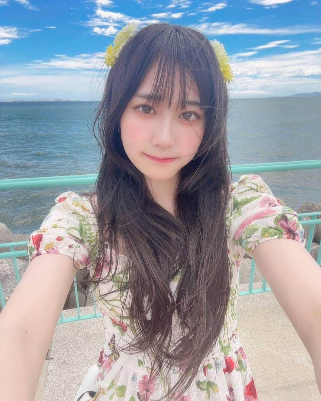 雨宮鈴奈さんのインスタグラム写真 - (雨宮鈴奈Instagram)「2023.7.15  撮影会  みんな撮影会きてくれてありがとう‼️ 鈴は特に野外撮影会が好きなので めちゃ楽しかったです🫶 風がすごく強くてデコを隠すので大変でした笑 3部は風は落ち着いたけど 暑かったです🥵  みんなと話せる時間も お写真撮ってもらっている時間も 最高に楽しかったです🍓  お写真も上げてくれて 嬉しいです✨ありがとう❤️  また来月も楽しみ(ง  ᵕωᵕ)ว♪  ココ最近でとんぼりや撮影会で 頭皮が赤くなってました笑笑   #りんくう  #大阪 #撮影会  #被写体  #シンセカ #雨宮鈴奈 #jk #06」7月17日 14時28分 - amemiya_suzuna