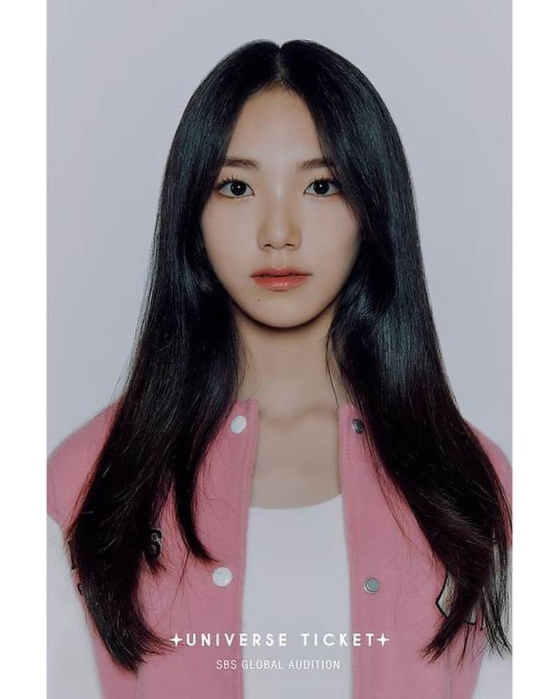 ウンチェのインスタグラム：「@sbs_universeticket_official  Check out the girls' Profiles✔  ✨ #이은채 #LEEEUNCHAE ✨  ✏Country : 대한민국 ✏MBTI : ESFP ✏A word of resolution :  어리다고 놀리지 말아요~♬ <유니버스 티켓>에서 꼭 데뷔하겠습니다!  #유니버스티켓 #universeticket #SBS #fnfentertainment」