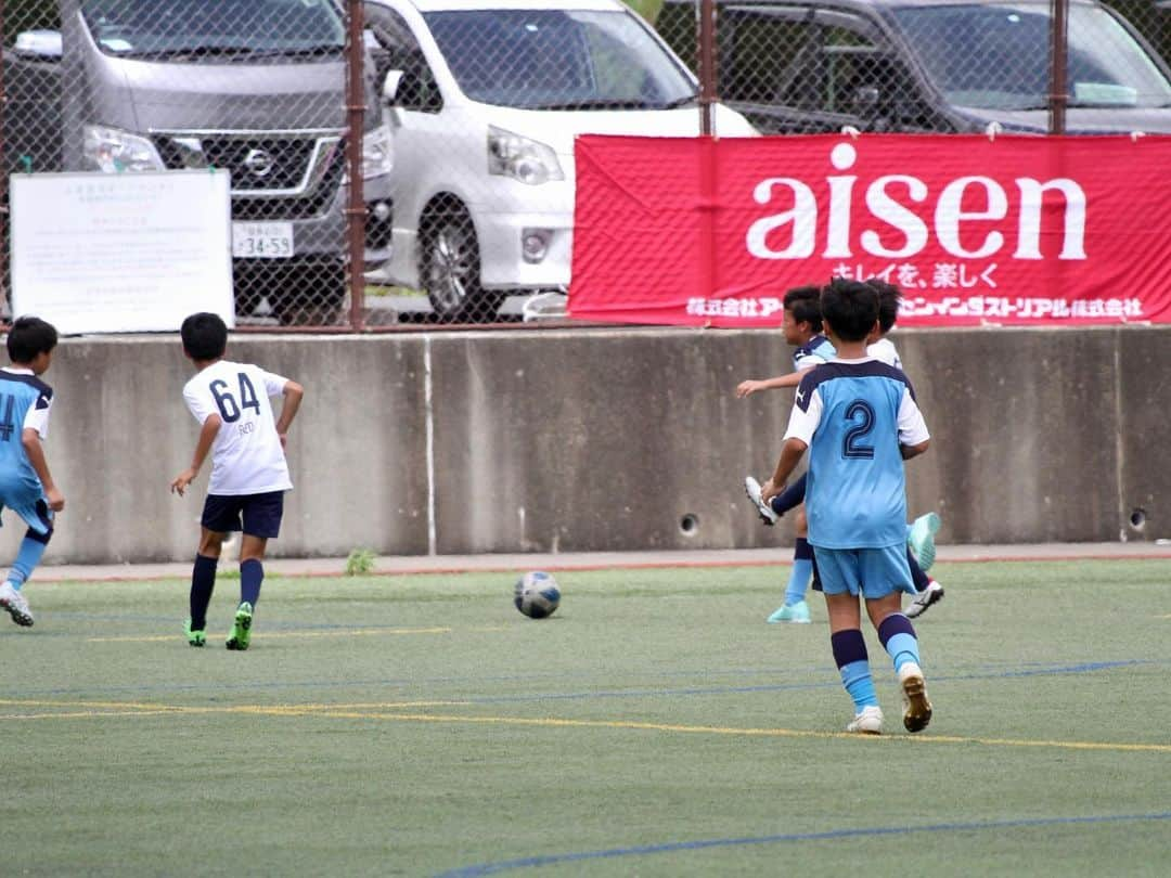 aisenさんのインスタグラム写真 - (aisenInstagram)「2023.7.15-16 上富田スポーツセンターで開催されました @soccerplus_school 様主催のSoccer Plus フェスティバルに協賛させて頂きました😊  強い陽射しが照りつける中、和歌山だけでなく、奈良、兵庫、大阪から参加された各チームの子供達が一生懸命ボールを追いかける姿は見ててとても感動しました✨  今回、アイセン賞ということで、ベストアタッカー、ベストディフェンダー、ベストゴールキーパー 、ベストチームワークという4つの賞を作らせて頂き、技術だけでなく、一生懸命声を出していたり、チームメイトを鼓舞していたりと、頑張っている全ての子供達にスポットが当たるように運営の方にご協力頂きました😊  今回の大会を通じて、少しでも子供たちの成長やチームの成長、交流などのレベルアップに繋がればと思います😊  今回の大会を主催してくださった @soccerplus_school 様、会場をご用意してくださった @nanki.wellness 様、上富田の皆様、参加してくださった各チームの選手、指導者の方々、親御様、キッチンカー出展してくださった皆様、全ての方々に改めて感謝致します😊ありがとうございました✨  また是非このような機会を作らせていただきたいと思いますのでよろしくお願い致します🙇‍♂️  ※写真は主催者、チームの許可を得て掲載させていただいております😊  #アイセン #aisen #和歌山 #海南市 #上富田町 #上富田 #家庭用品 #日用品 #キッチンスポンジ #少年サッカー #サッカー大会 #サッカー少年 #優勝おめでとう #子供達の笑顔 #頑張る汗を応援 #スポーツの力 #サッカーの力 #頑張る子供を応援 #全てを愛に染める #愛染 #上富田スポーツセンター #スポーツを楽しむ」7月17日 20時23分 - aisen_industrial