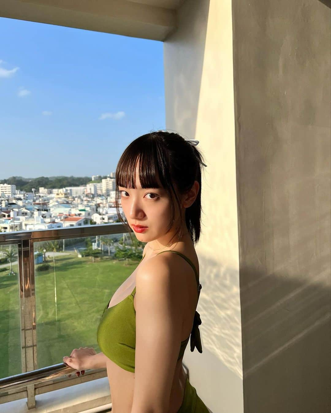 坂口風詩さんのインスタグラム写真 - (坂口風詩Instagram)「海の日🌺 ここはプールだけど、笑  水着はネットで頼んだけど届くの間に合わなくて沖縄の @hm で買ったよ♡ めちゃくちゃ天気良くて目が開いてない🥹 最高に楽しかった🫧  #沖縄 #プール」7月17日 20時26分 - futa_sakaguchi