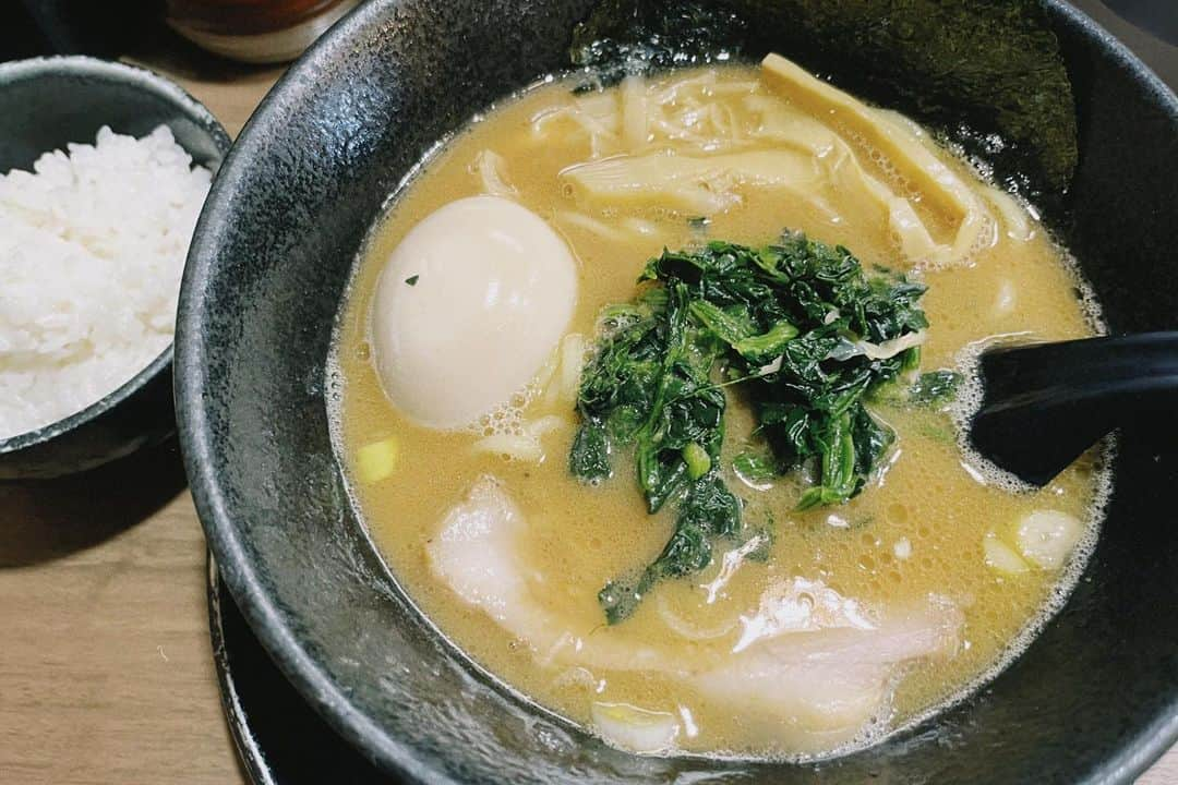 望月歩さんのインスタグラム写真 - (望月歩Instagram)「最近家系ラーメンばっかり食べてる ここも初めて行ったお店でメンマがものすんごく美味しかったです #ラーメン日記」7月17日 20時26分 - ayumumochizuki_official