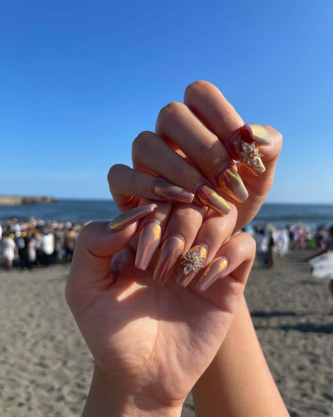 河部風花のインスタグラム：「⁡ newnailが可愛すぎる件。🥵 ⁡ いつも @nail_by_nya_00x さん ありがとうございます🩷 ⁡ #newnails #ネイル #オーロラネイル ねいる#ギャルネイル」