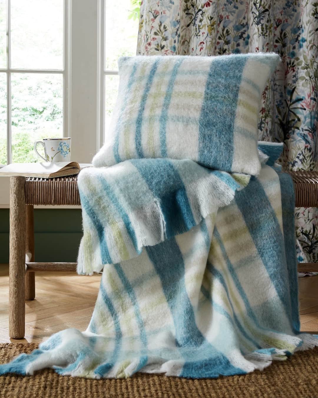 ローラアシュレイのインスタグラム：「Get cosy for the rainier days with our beautiful new collection of throw blankets.⁣ ⁣ 🔎 Colton Newport Blue Throw⁣ 🔎 Bronwen Blackberry Purple Throw⁣ 🔎 Brydie Sage Green Throw⁣ 🔎 Bronwen Seaspray Throw⁣ 🔎 Brydie Seaspray Throw⁣ ⁣ Now available on lauraashley.com and @nextofficial」