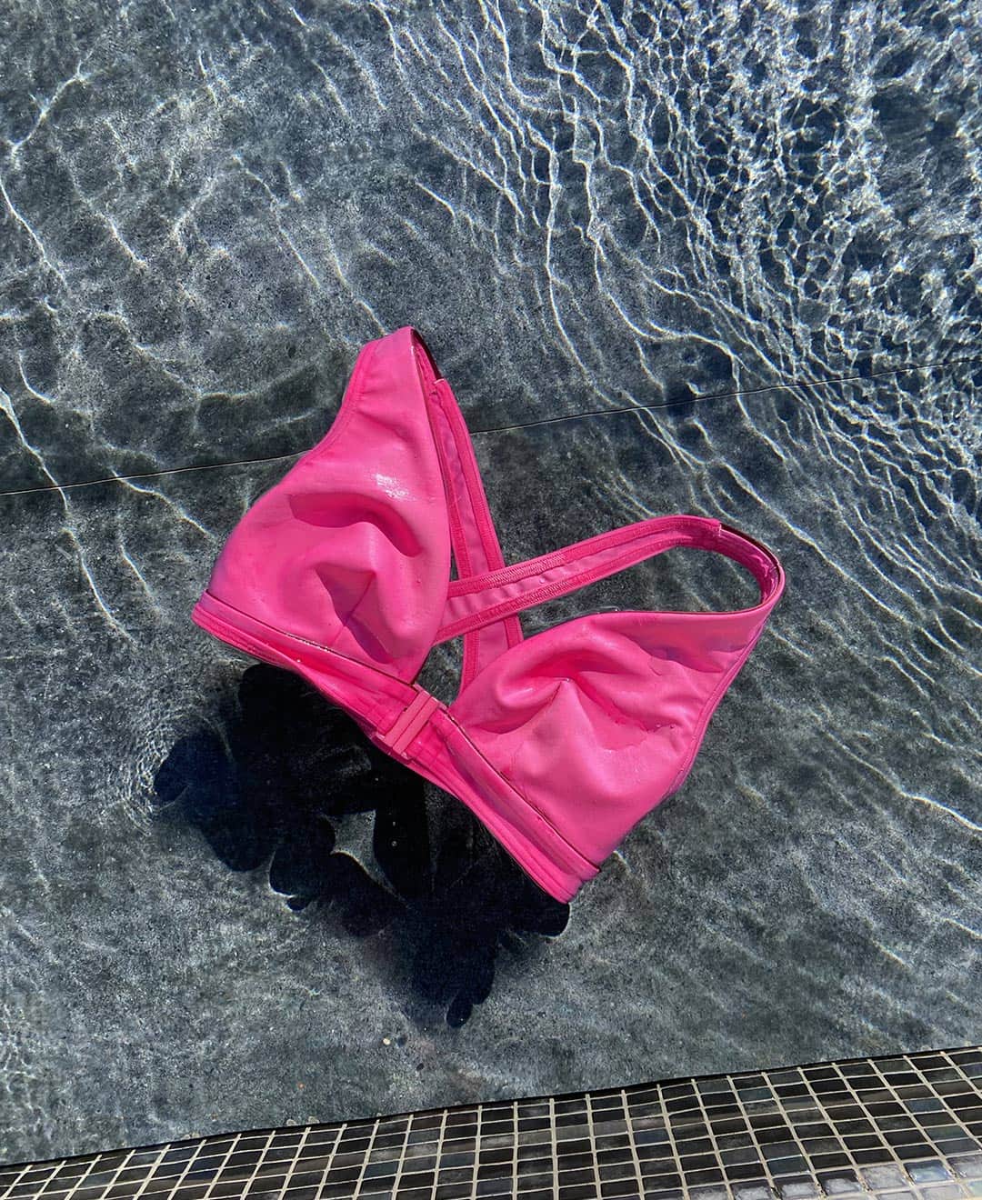 レジャビーのインスタグラム：「LEJABY WAVE |  PLÉNITUDE ​​​​​​​​​Ici commence l’évasion. - LEJABY WAVE This is where the escape begins.   #LejabyWave #LeGrandPlongeon #Swimwear #Bain #MaillotDeBain」