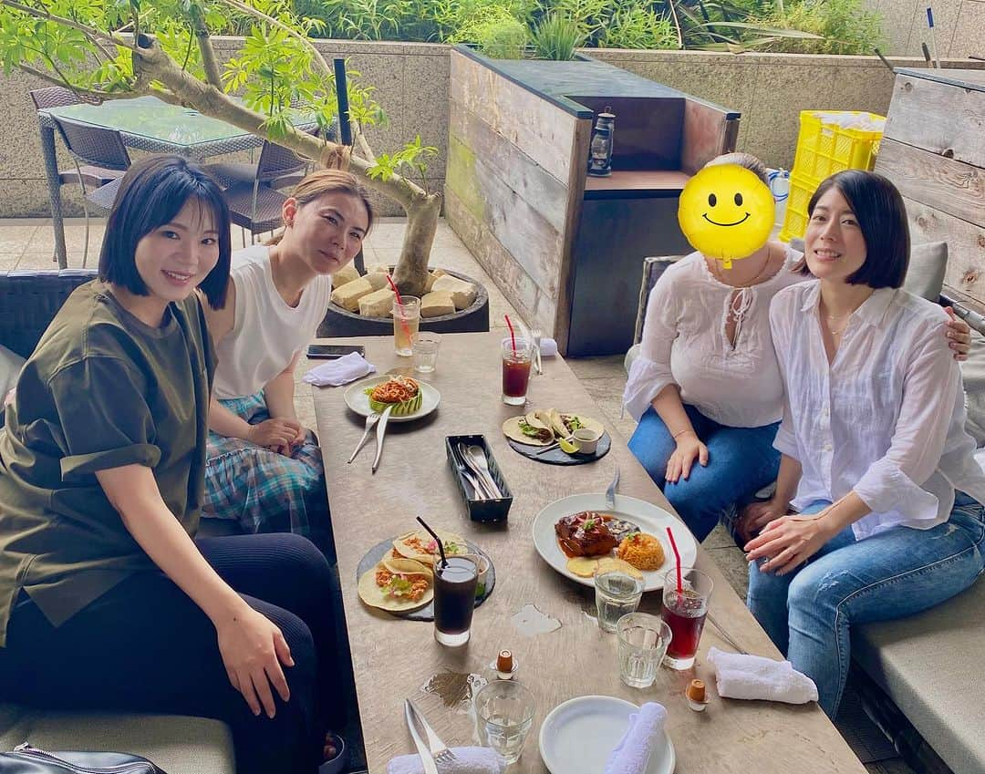 内田有理さんのインスタグラム写真 - (内田有理Instagram)「色々コロンビア会🇨🇴🥰 出産おめでとう&ブラジル行ってらっしゃい会でした🇧🇷✈️ 素敵レストラン🌮✨  みんなスペイン語ペラペラでカッコ良すぎます🥹✨💕」7月17日 15時14分 - yuriuchida1018