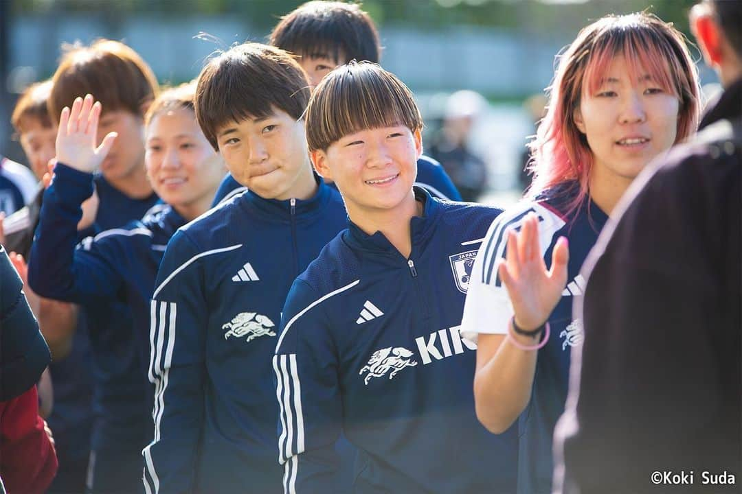 サッカーキングさんのインスタグラム写真 - (サッカーキングInstagram)「🇳🇿NZで初練習⚽️ なでしこジャパンは女子W杯2023へ向け、ニュージーランドでの練習初日を迎えました ⁡ 練習後には現地の方々と交流を行いました😊 ⁡ 📷Photo by @nevillejoker  ⁡ #サッカーキング #サッカー #soccer #football #⚽️ #なでしこジャパン #nadeshiko #daihyo #なでしこ #サッカー女子日本代表 #女子サッカー #WEリーグ #女子W杯2023 #サッカー女子ワールドカップ #fifawwc」7月17日 15時23分 - soccerkingjp