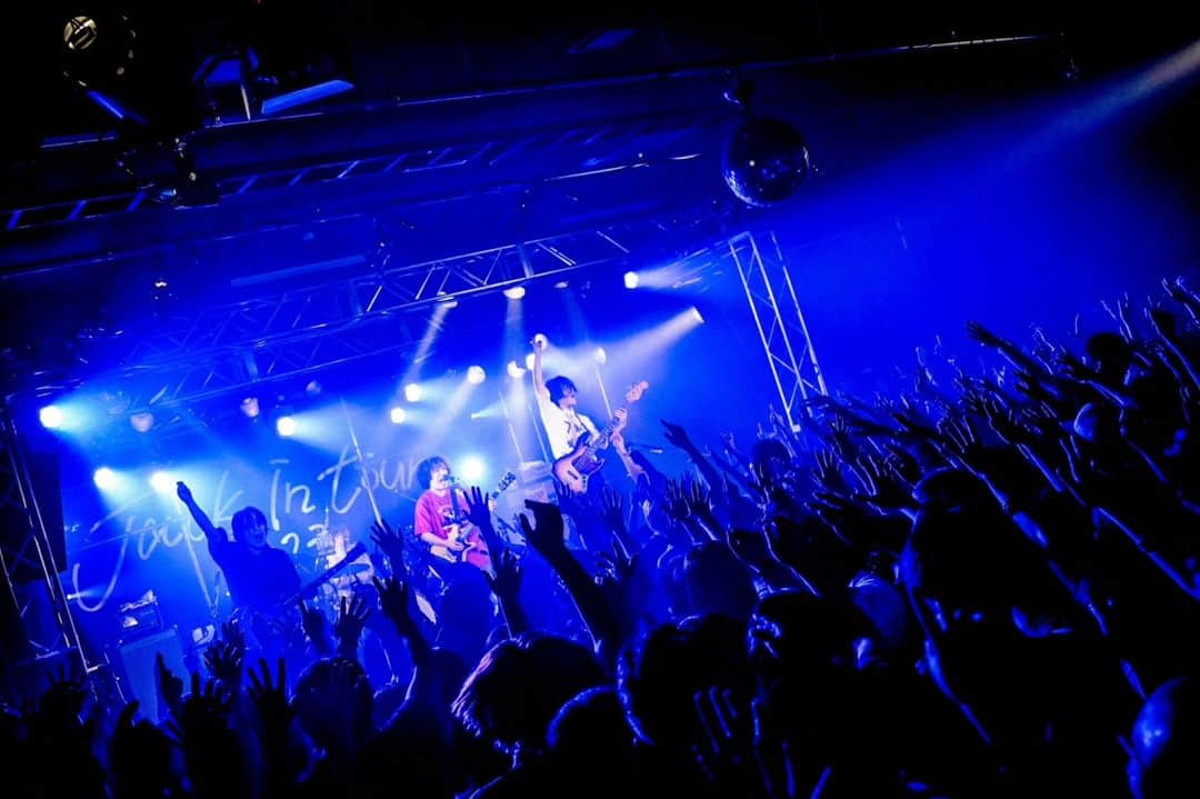 KANA-BOONのインスタグラム：「⁡ ⁡【KANA-BOON Jack in tour 2023】⁡ ⁡⁡ ⁡2023.07.06 長野CLUB JUNK BOX⁡ ⁡⁡with ねぐせ。 ⁡⁡ ⁡Thank you 長野！✨⁡ ⁡⁡ ⁡⁡photo by @akaikai_69 ⁡ ⁡⁡ ⁡⁡ ⁡#ねぐせ ⁡ ⁡#KANABOON ⁡ ⁡#KBジャックインツアー」