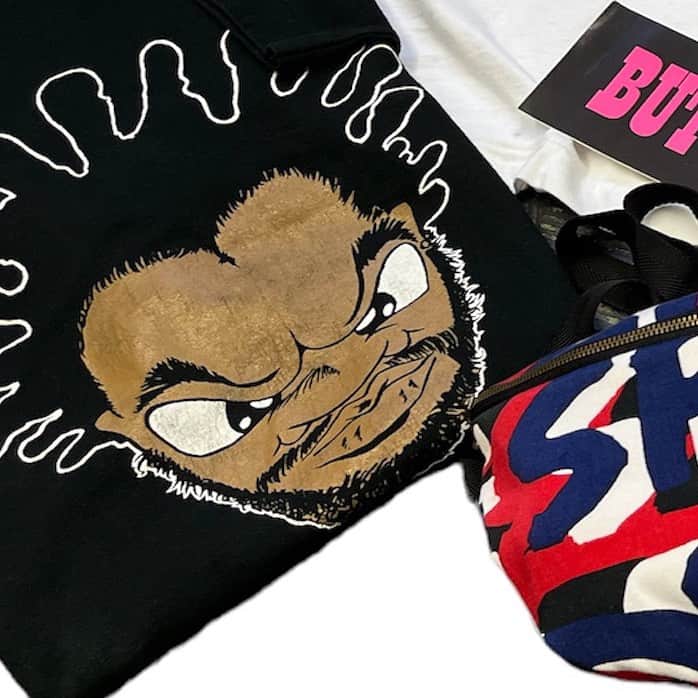 ジャムルのインスタグラム：「📢yahoo auction 終了は7/23 21時頃です。よろしくお願いいたします🙇🏼‍♂️  SUB POP 80年代 THE FLUID Tシャツ Jeff ross . 90年代 BUTTHOLE SURFERS オリジナル プロモ ミニポスター&ステッカー SET . 90年代 少年ナイフ Tシャツ . Stephen Sprouse 名作 リメイク JAMMRU オリジナル スティーブンスプラウス body bag . 90年代 JERU THE DAMAJA ビンテージ プロモ Tシャツ . 希少 LEVI'S 517 BIG E . 希少 60年代 vintage クッキー柄 トライバル柄 バンダナ SET .  #jammru #osaka  #fashion  #streetstyle  #streetfashion  #vtg  #vintage  #used  #usedclothing  #古着 #古着屋 #ファッション #70s #80s #90s」