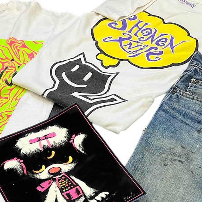 ジャムルのインスタグラム：「📢yahoo auction 終了は7/23 21時頃です。よろしくお願いいたします🙇🏼‍♂️  SUB POP 80年代 THE FLUID Tシャツ Jeff ross . 90年代 BUTTHOLE SURFERS オリジナル プロモ ミニポスター&ステッカー SET . 90年代 少年ナイフ Tシャツ . Stephen Sprouse 名作 リメイク JAMMRU オリジナル スティーブンスプラウス body bag . 90年代 JERU THE DAMAJA ビンテージ プロモ Tシャツ . 希少 LEVI'S 517 BIG E . 希少 60年代 vintage クッキー柄 トライバル柄 バンダナ SET .  #jammru #osaka  #fashion  #streetstyle  #streetfashion  #vtg  #vintage  #used  #usedclothing  #古着 #古着屋 #ファッション #70s #80s #90s」