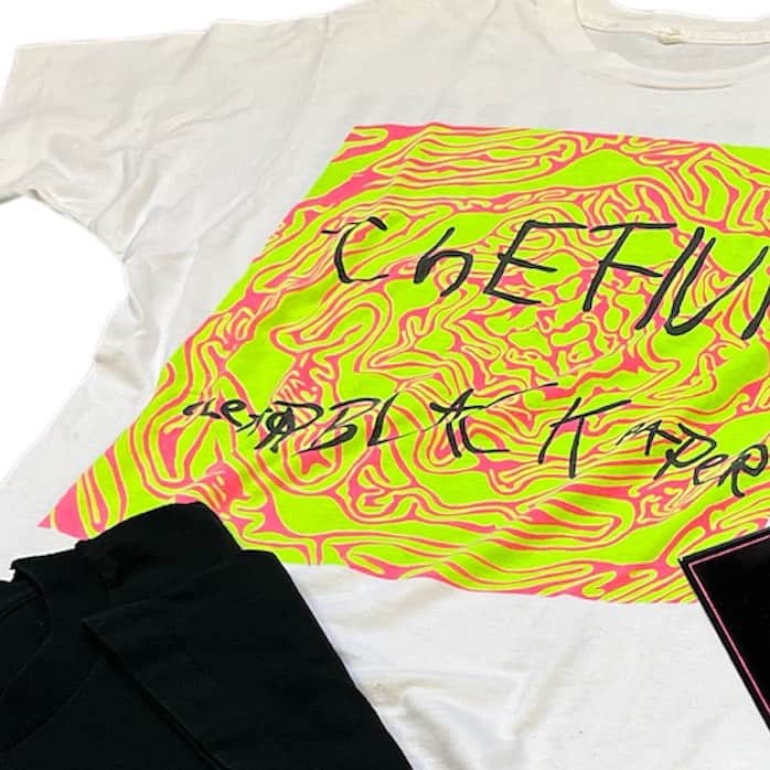 ジャムルのインスタグラム：「📢yahoo auction 終了は7/23 21時頃です。よろしくお願いいたします🙇🏼‍♂️  SUB POP 80年代 THE FLUID Tシャツ Jeff ross . 90年代 BUTTHOLE SURFERS オリジナル プロモ ミニポスター&ステッカー SET . 90年代 少年ナイフ Tシャツ . Stephen Sprouse 名作 リメイク JAMMRU オリジナル スティーブンスプラウス body bag . 90年代 JERU THE DAMAJA ビンテージ プロモ Tシャツ . 希少 LEVI'S 517 BIG E . 希少 60年代 vintage クッキー柄 トライバル柄 バンダナ SET .  #jammru #osaka  #fashion  #streetstyle  #streetfashion  #vtg  #vintage  #used  #usedclothing  #古着 #古着屋 #ファッション #70s #80s #90s」
