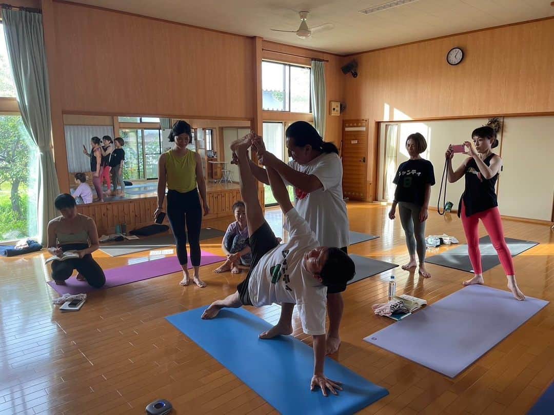 Ken Harakumaさんのインスタグラム写真 - (Ken HarakumaInstagram)「ケンハラクマのアシュタンガヨガ@山形その1 @international_yoga_center  #アシュタンガヨガ  #ケンハラクマ」7月17日 15時34分 - kenharakuma