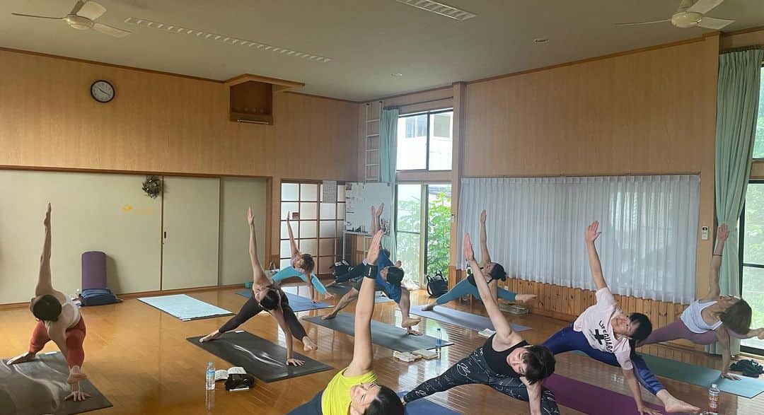 Ken Harakumaさんのインスタグラム写真 - (Ken HarakumaInstagram)「ケンハラクマのアシュタンガヨガ@山形その２ @international_yoga_center  @aromature_yoga_pilates  #アシュタンガヨガ  #ケンハラクマ」7月17日 15時37分 - kenharakuma