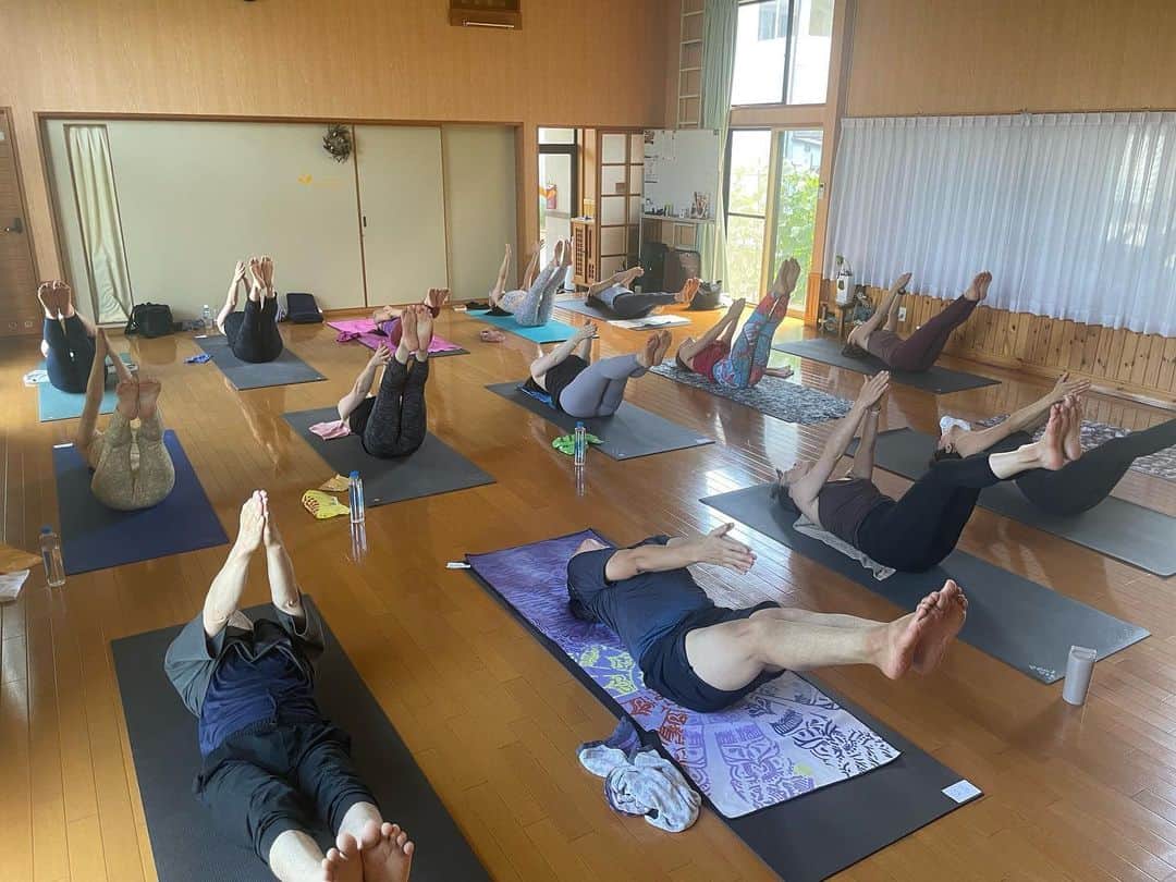 Ken Harakumaさんのインスタグラム写真 - (Ken HarakumaInstagram)「ケンハラクマのアシュタンガヨガ@山形その3 @international_yoga_center  @aromature_yoga_pilates  #アシュタンガヨガ  #ケンハラクマ」7月17日 15時39分 - kenharakuma