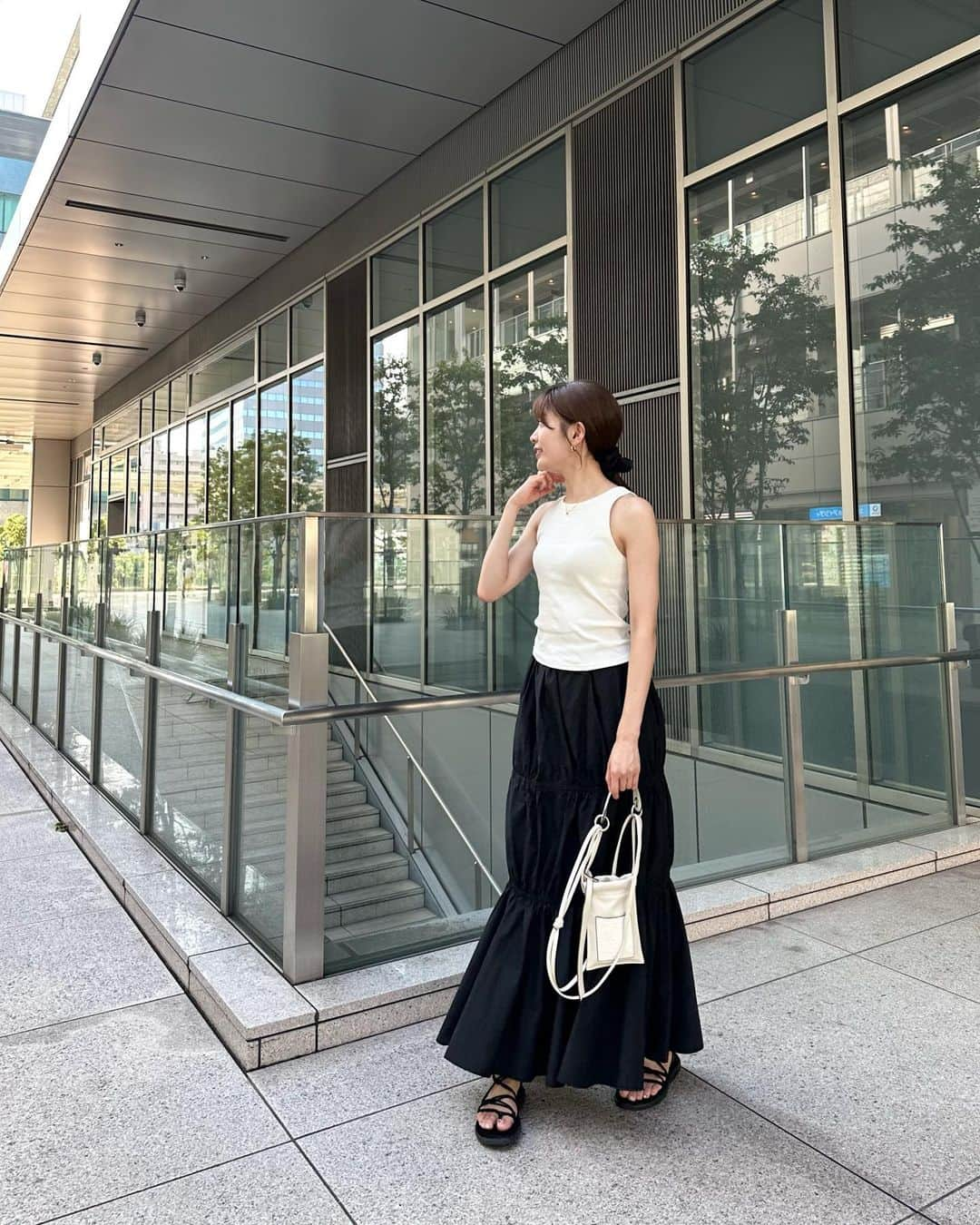 榊原美紅のインスタグラム：「. この夏大活躍のUNIQLOのアメスリと  身軽で出かけたい夏にぴったりな @etul_official のバッグ。ショルダーにもできるから便利🫶🏻」