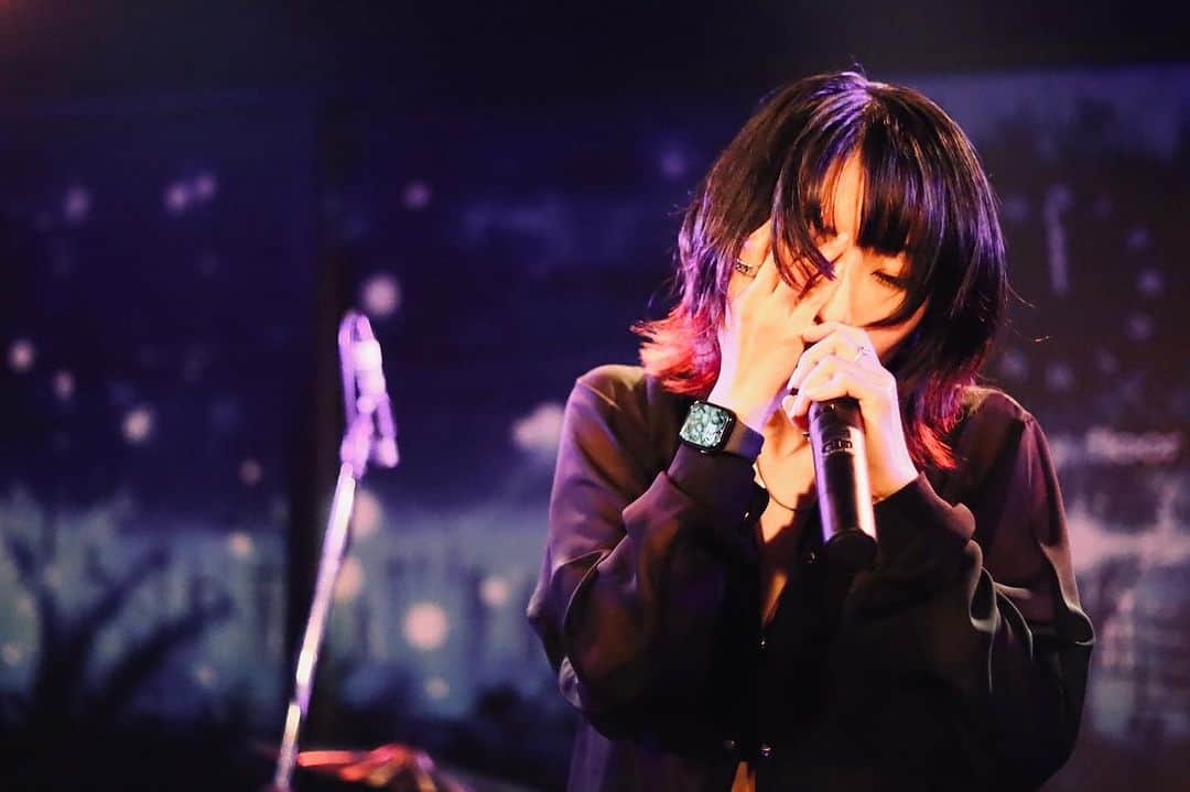 YU-KAのインスタグラム：「【 LIVE info 】  7/27 (木) 『A-Russian 』#えーらしあん  at 西永福JAM @nishieifukujam  OPEN 17:50 / START 18:20  🎤YU-KA19:40～  初めての場所で楽しみです。 共演者の方々も素敵でとても楽しみなの💭  DMでも取り置き予約承ります！  TIGET tiget.net/events/254266  (写真は前回のLiveでファンの方が 撮ってくれた素敵な写真を拝借) #yu_ka #live」