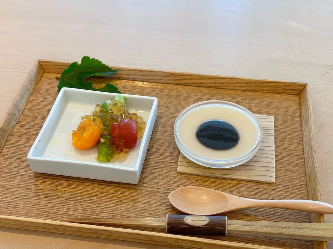 金城ゆきさんのインスタグラム写真 - (金城ゆきInstagram)「. 美味しいごはんを素敵な空間のなかいただける @sahsyakanetanaka 🌿🍵 癒された🤍 甘味もとってもおいしくてまた行きたい🥄  #lunch#sahsyakanetanaka」7月17日 16時30分 - yukikaneshiro