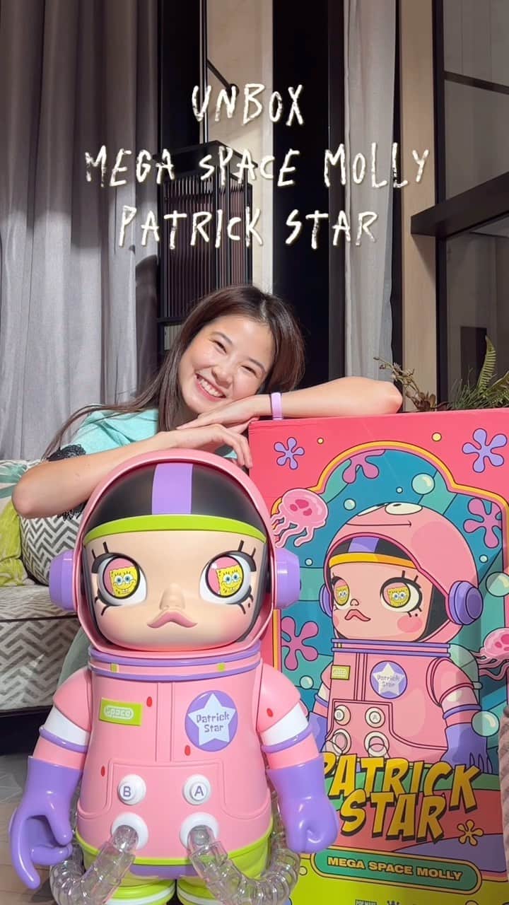 フォン＝サナンタチャット タナパットピサーンのインスタグラム：「Welcome home baby 💕 Mega space molly patrick star ⭐️ . @popmartglobal」