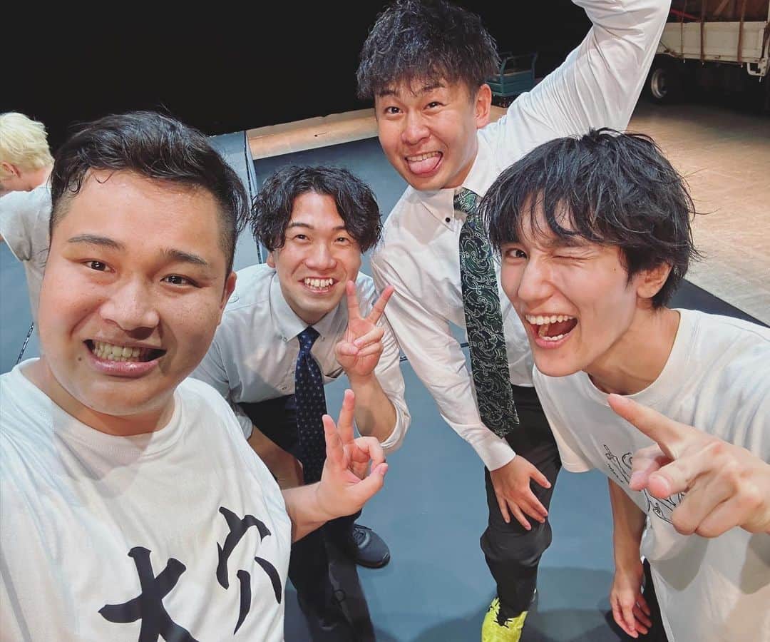 のインスタグラム：「人間の頂点を決める運動の大会「KEYMAN」にて、 YouTuber編まさかのしっぽ取りで優勝しました🏆🏅 今世紀で1番アドレナリン出た負けられない戦いでした😏🔥 チームンダホのみんなのおかげ😆✌️ 沢山の応援コメントも嬉しかったです！！！  本大会は幕張メッセで行います💪 ここから一般応募もできるので 運動神経に自信のある方ぜひ参加してください🏃‼️ https://forms.gle/N7m93xE9UsP8Mn988  YouTubeで公開中なのでぜひまだ観てない方みてね💪🔥 #フィッシャーズ　#ンダホ」