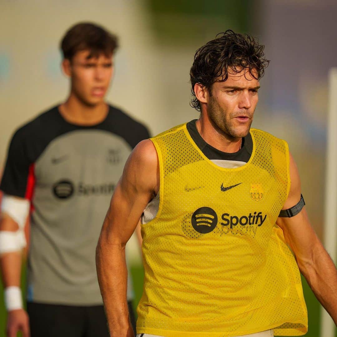 マルコス・アロンソ・メンドーサのインスタグラム：「De vuelta en casa! 🏋️‍♂️🥵😬 First week back home! ✔️🔴🔵  #marcosalonso」