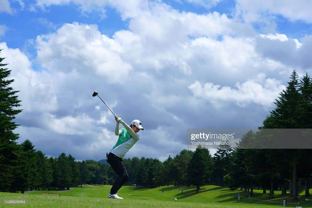 小野祐夢さんのインスタグラム写真 - (小野祐夢Instagram)「. あおもりレディスオープン⛳️  なんでそんなに嫌うのってぐらいパットが全然入らなかった💧 初日ぐらい雨降ってる中でも集中してできるようにしないとな😓  2日目終わりに軽く熱中症になりましたがもう元気です💪🏻今週はもっともっと暑いですがいっぱい食べて体力つけます😬  ありがとうございました！  #津軽びいどろ #津軽塗」7月17日 17時05分 - hiromu4370